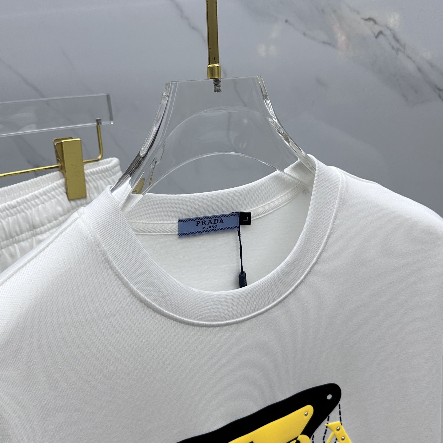  🆕Prad*普拉达 2025春夏最新款套装，男女款👫 贸易公司渠道稀出，同步官网发售！基本每一季都会有