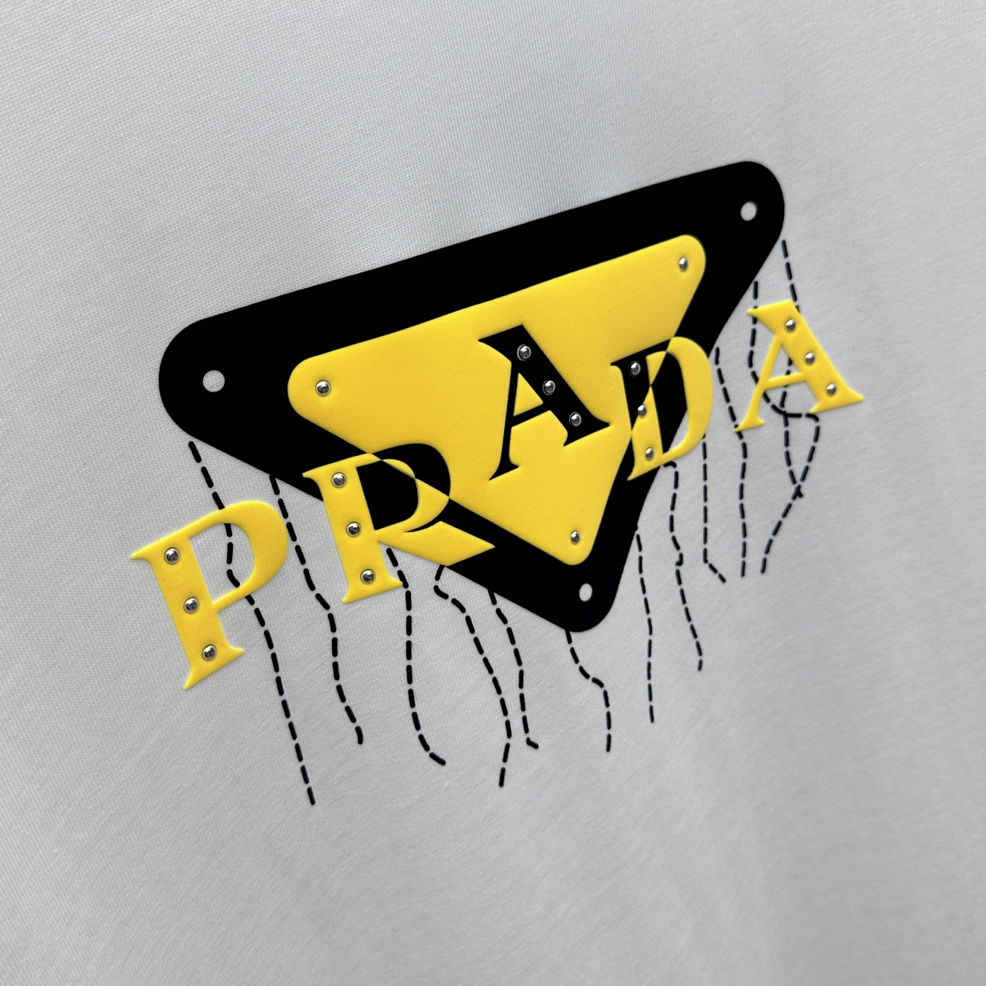  🆕Prad*普拉达 2025春夏最新款套装，男女款👫 贸易公司渠道稀出，同步官网发售！基本每一季都会有