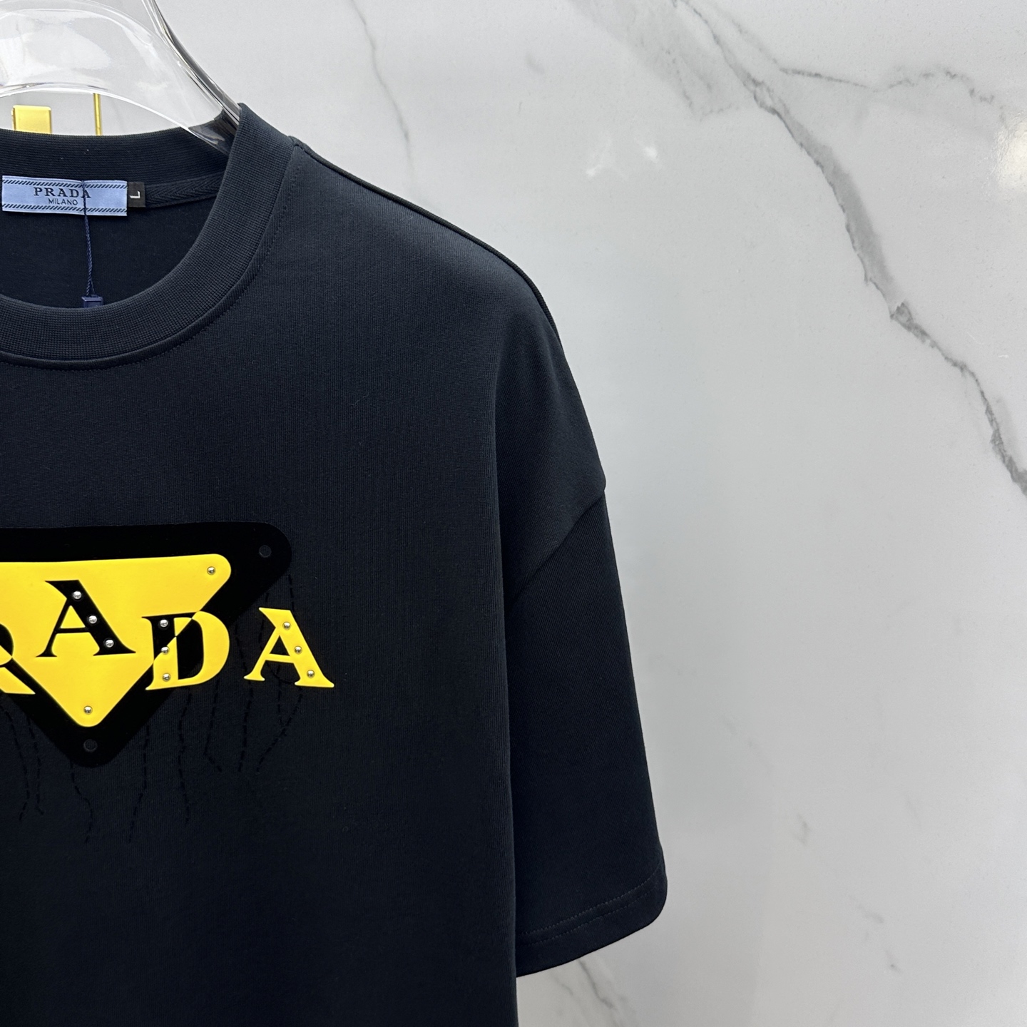  🆕Prad*普拉达 2025春夏最新款套装，男女款👫 贸易公司渠道稀出，同步官网发售！基本每一季都会有