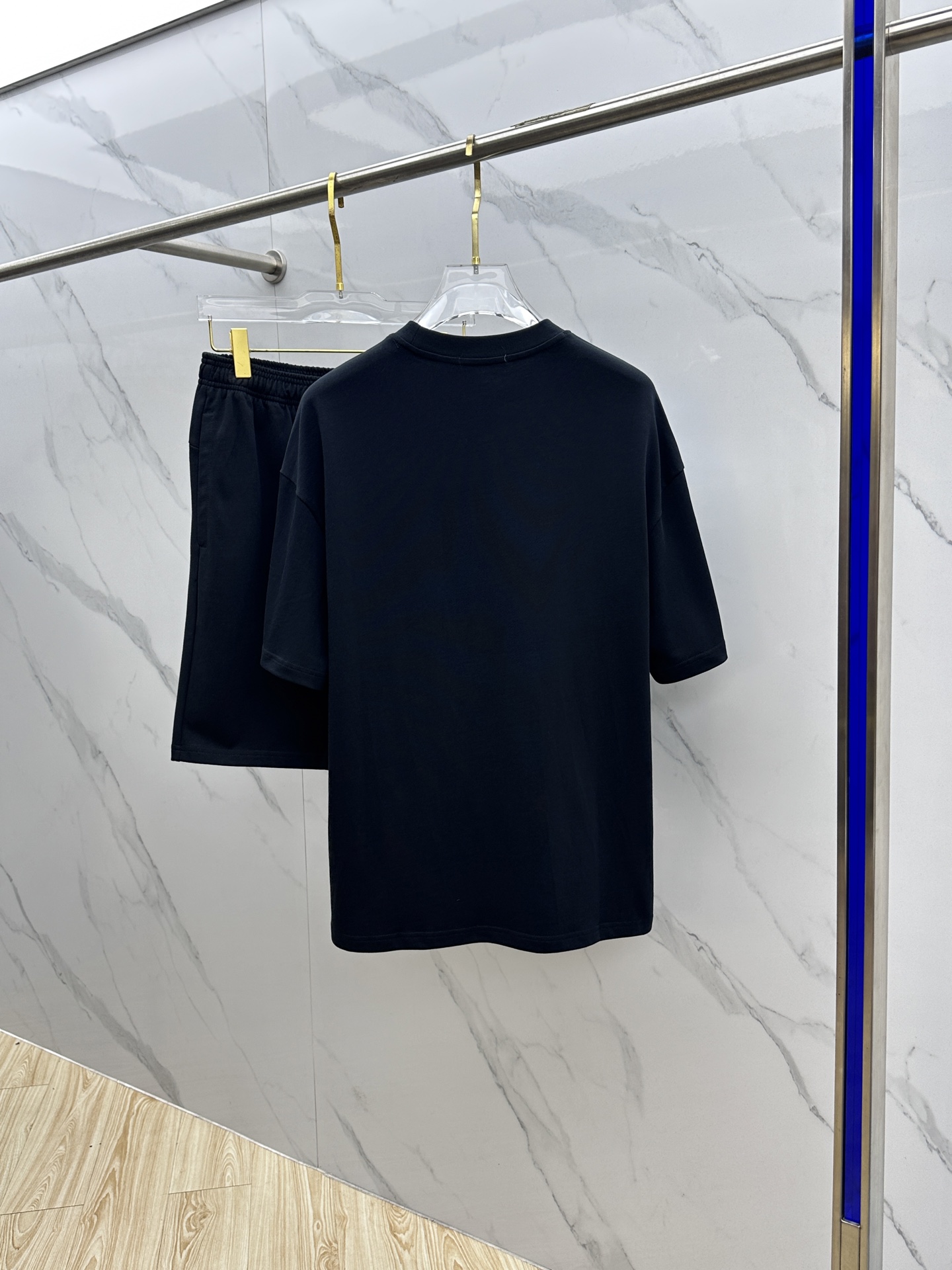  🆕Prad*普拉达 2025春夏最新款套装，男女款👫 贸易公司渠道稀出，同步官网发售！基本每一季都会有