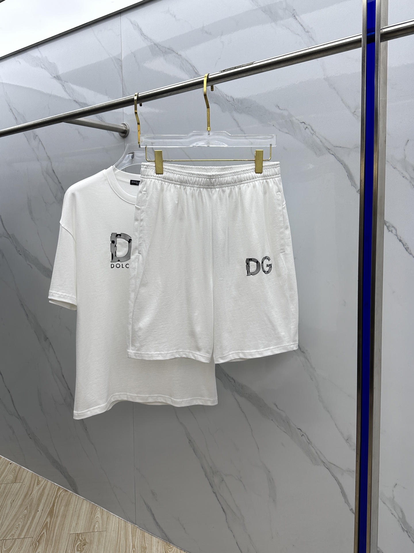  🆕DG*杜嘉班纳 2025春夏最新款套装，男女款👫 贸易公司渠道稀出，同步官网发售！基本每一季都会有它