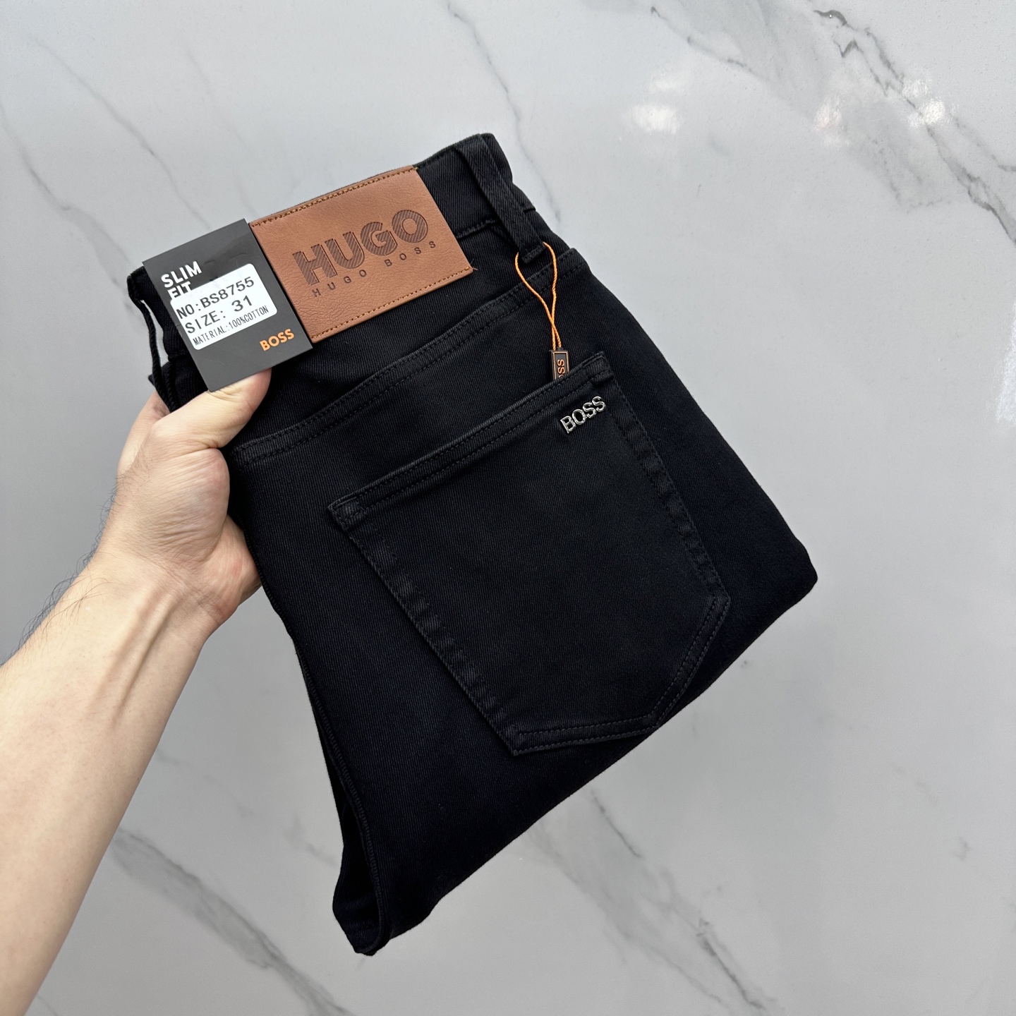 NO:471083,BOSS high-end customization, the latest jeans in early autumn 2025 are released simultaneously on the counter. Original customization reproduction. Customer-supplied hardware and accessories. Original quality. Imported fixed-color denim fabric. Heavy industry washing. Fine workmanship and excellent upper body!  Selected single products, complete three standards, original AX single product, number 29-38 without 37, jeans, alexander wang19860909BOSS 高端定制、2025早秋最新款牛仔裤 柜台同步发售 原版定制复刻 客供五金辅料 原单品质 进口固色牛仔面料 重工洗水 做工走线精细 上身绝佳！优选单品 三标齐全 AX原单出品 码数29-38无37,,jeans,alexander wang,Men's clothing