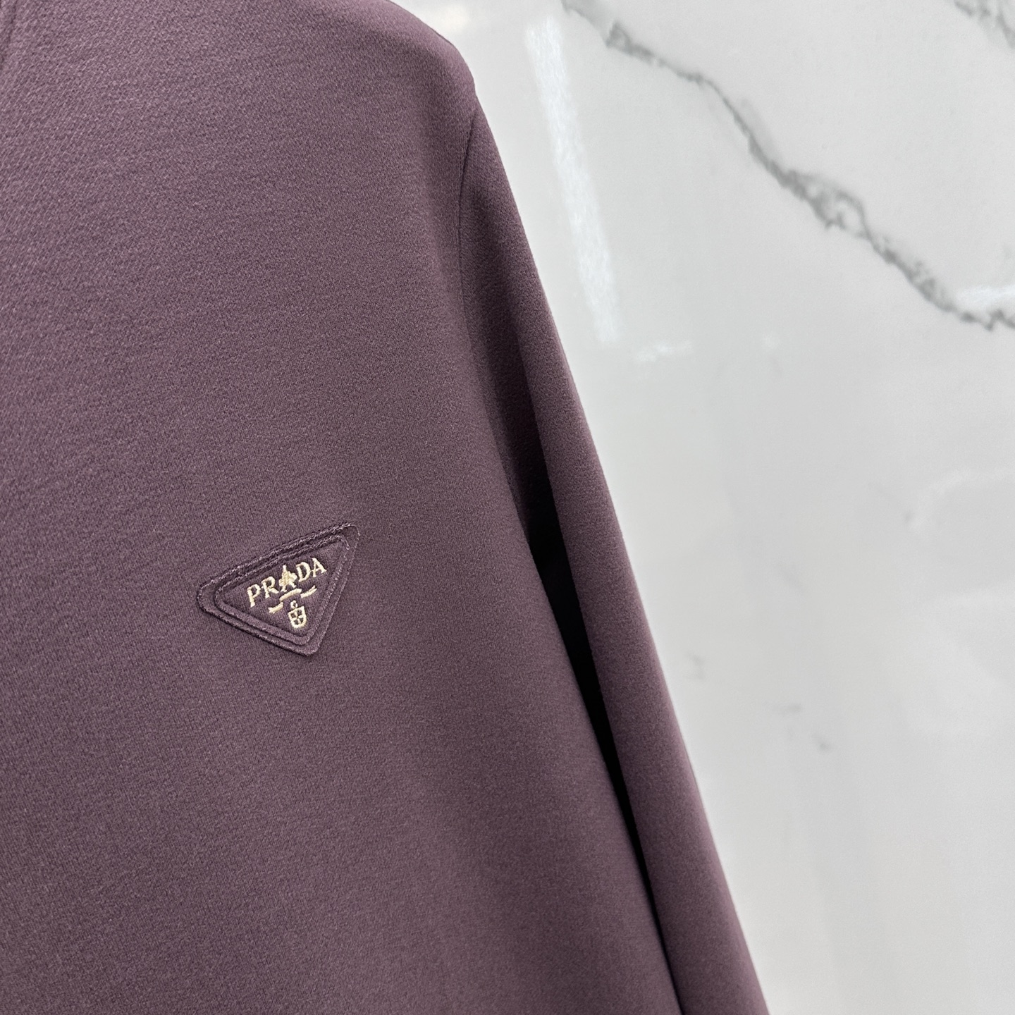 🆕Prad*普拉达 2025早秋新款首发专柜最新款长袖圆领羊毛T恤 高端订制 设计前卫时尚！品牌logo