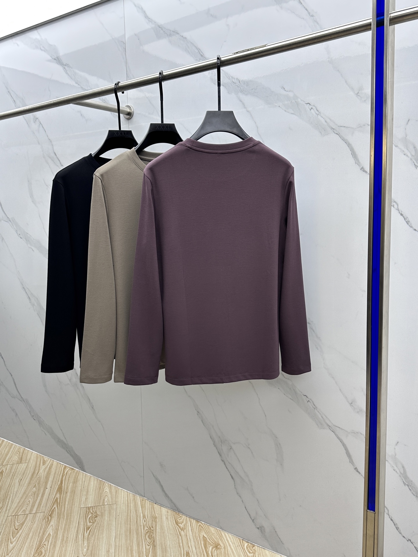 🆕Prad*普拉达 2025早秋新款首发专柜最新款长袖圆领羊毛T恤 高端订制 设计前卫时尚！品牌logo