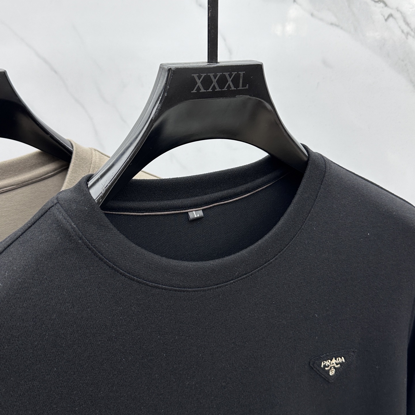 🆕Prad*普拉达 2025早秋新款首发专柜最新款长袖圆领羊毛T恤 高端订制 设计前卫时尚！品牌logo