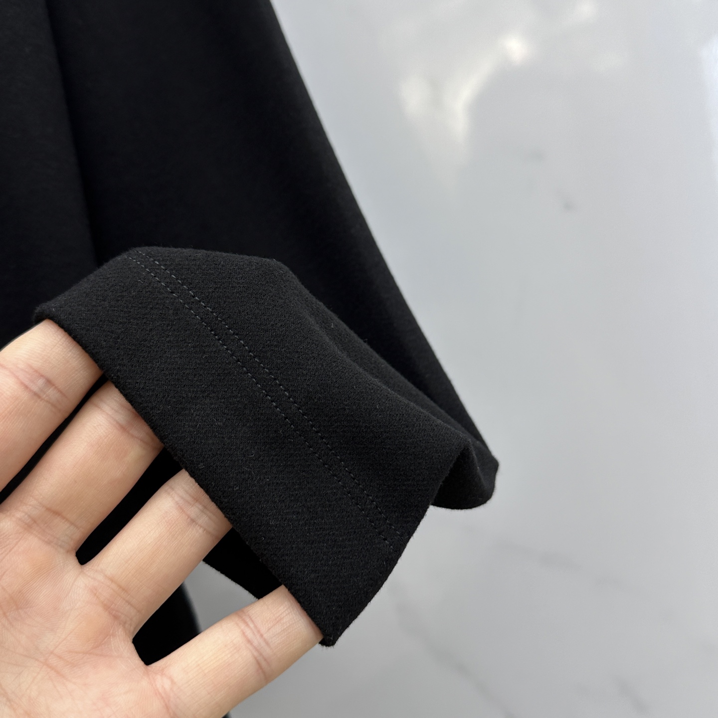 🆕Prad*普拉达 2025早秋新款首发专柜最新款长袖圆领羊毛T恤 高端订制 设计前卫时尚！品牌logo