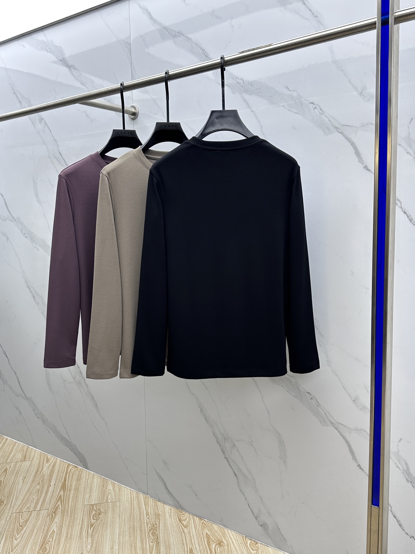 🆕Prad*普拉达 2025早秋新款首发专柜最新款长袖圆领羊毛T恤 高端订制 设计前卫时尚！品牌logo