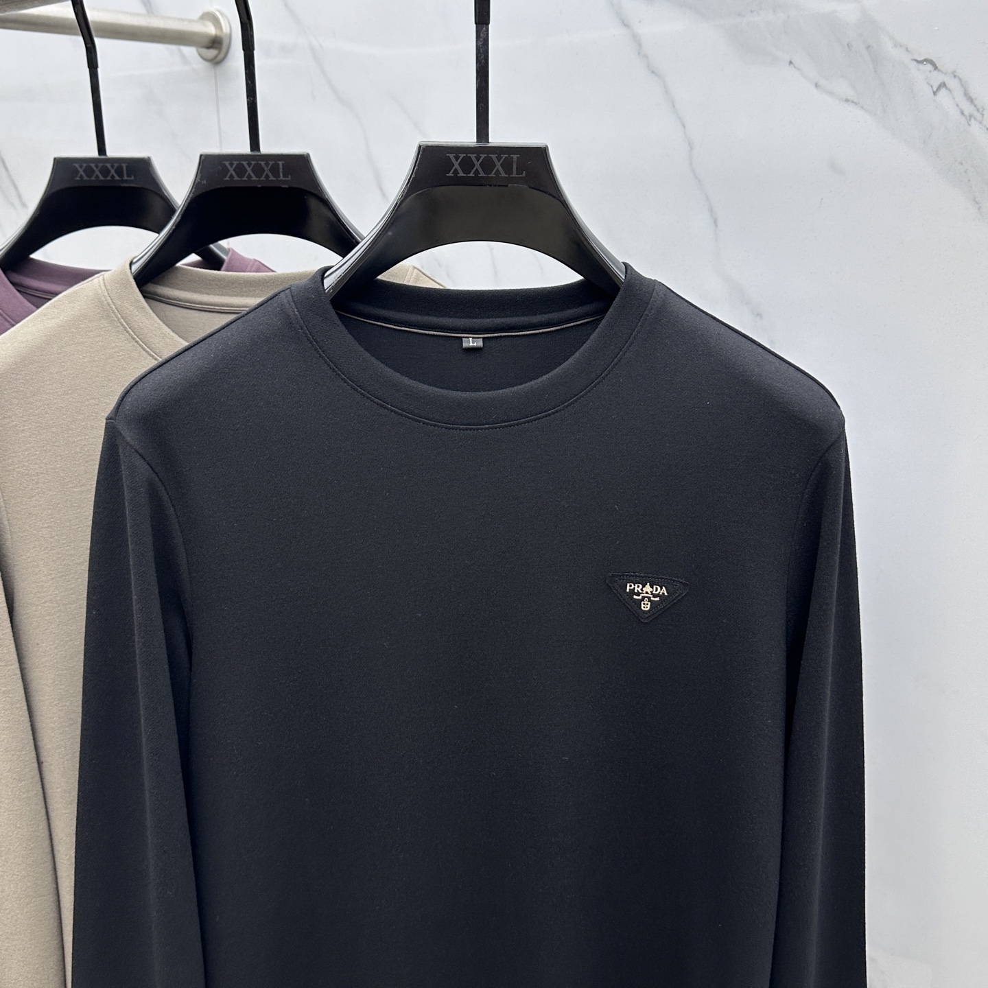 🆕Prad*普拉达 2025早秋新款首发专柜最新款长袖圆领羊毛T恤 高端订制 设计前卫时尚！品牌logo