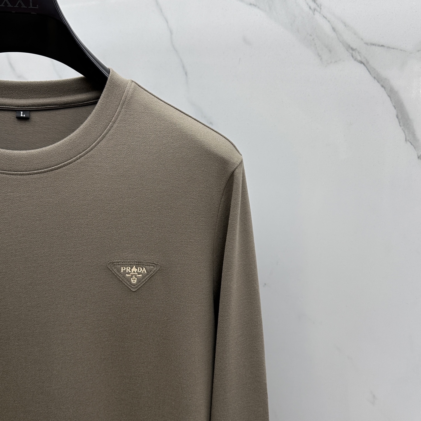 🆕Prad*普拉达 2025早秋新款首发专柜最新款长袖圆领羊毛T恤 高端订制 设计前卫时尚！品牌logo