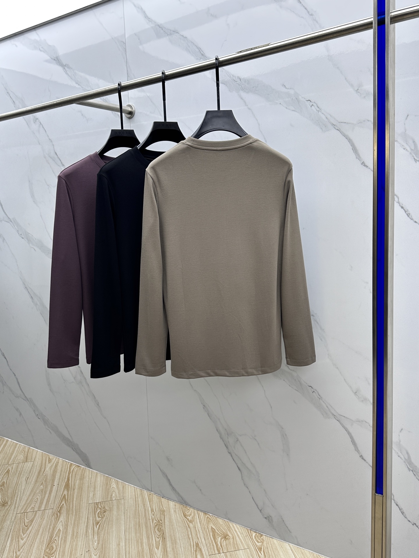 🆕Prad*普拉达 2025早秋新款首发专柜最新款长袖圆领羊毛T恤 高端订制 设计前卫时尚！品牌logo