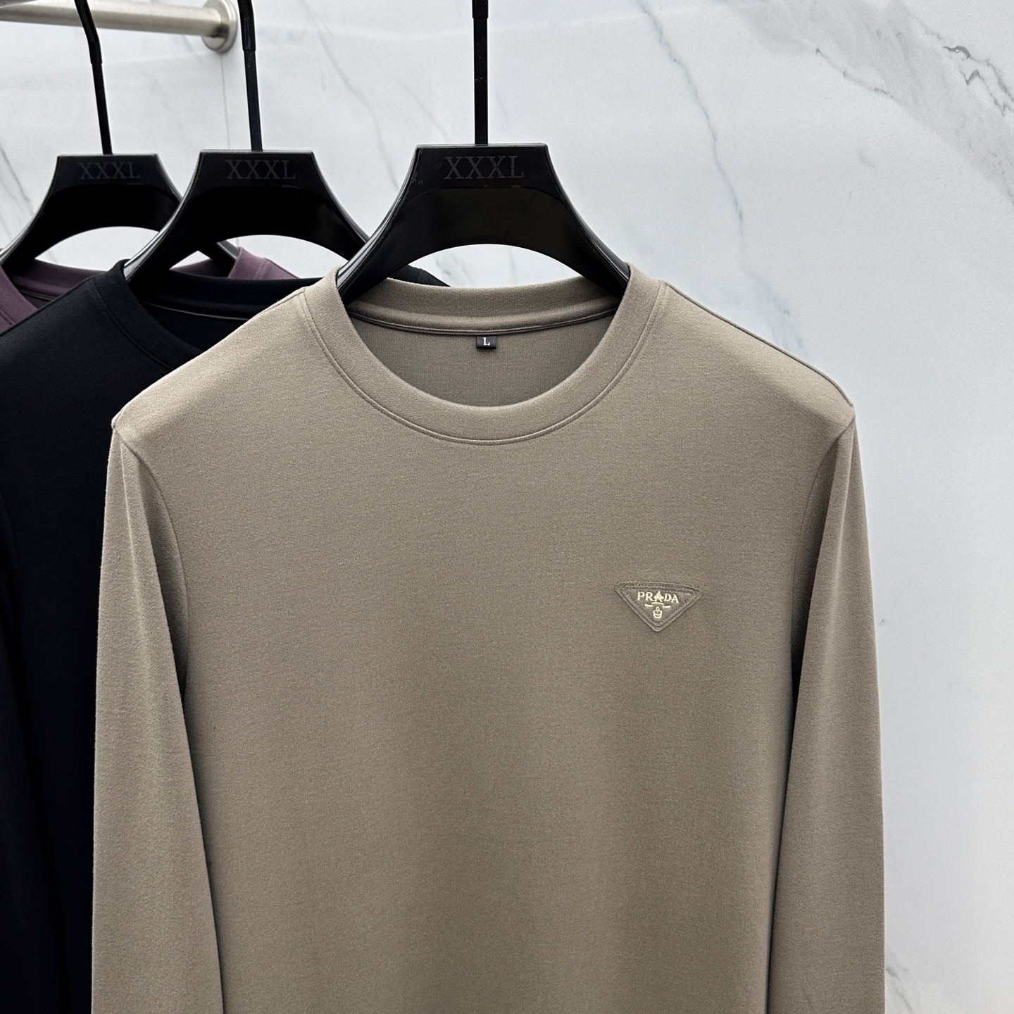 🆕Prad*普拉达 2025早秋新款首发专柜最新款长袖圆领羊毛T恤 高端订制 设计前卫时尚！品牌logo
