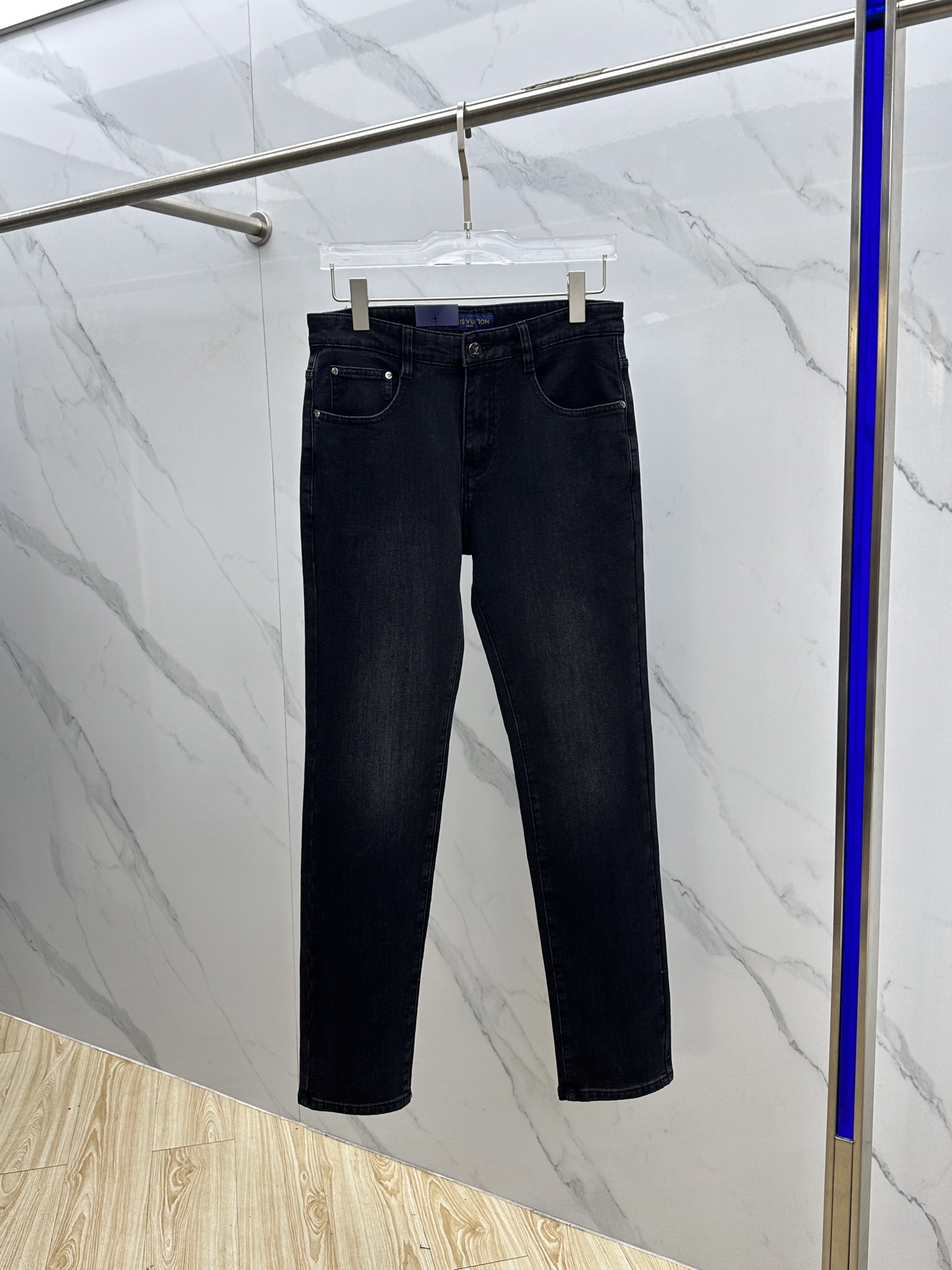 🆕1V*路易威登 🔥高端定制、2025早秋最新款牛仔裤 柜台同步发售 原版定制复刻 客供五金辅料 原单品