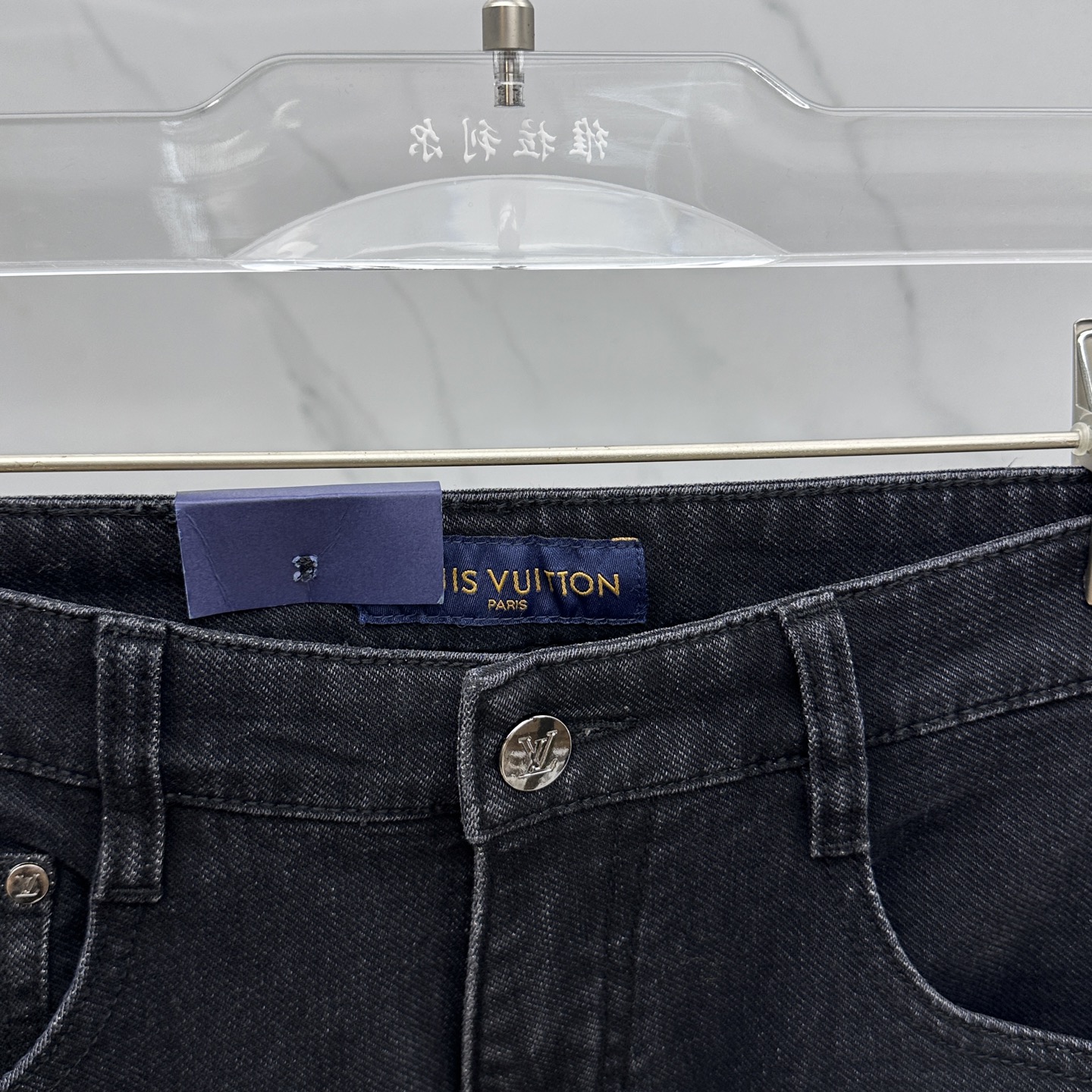 🆕1V*路易威登 🔥高端定制、2025早秋最新款牛仔裤 柜台同步发售 原版定制复刻 客供五金辅料 原单品