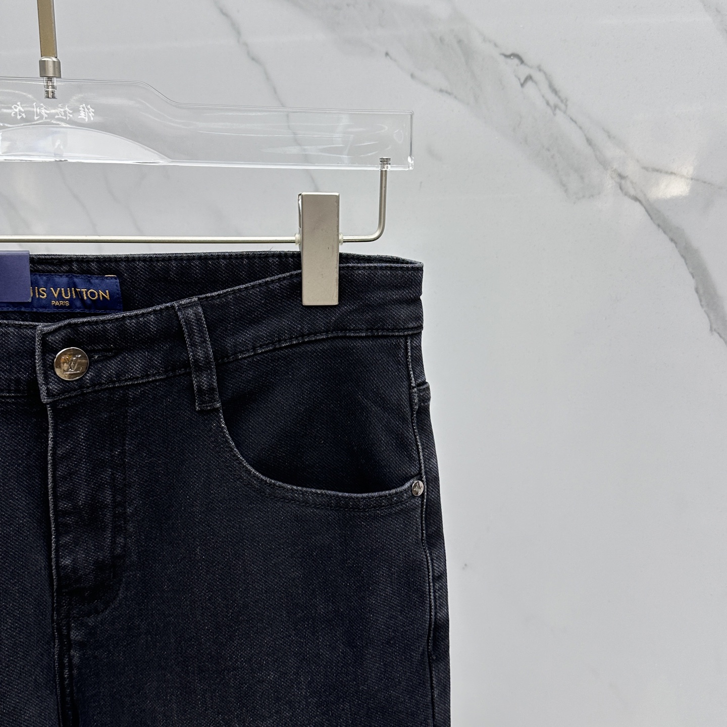 🆕1V*路易威登 🔥高端定制、2025早秋最新款牛仔裤 柜台同步发售 原版定制复刻 客供五金辅料 原单品