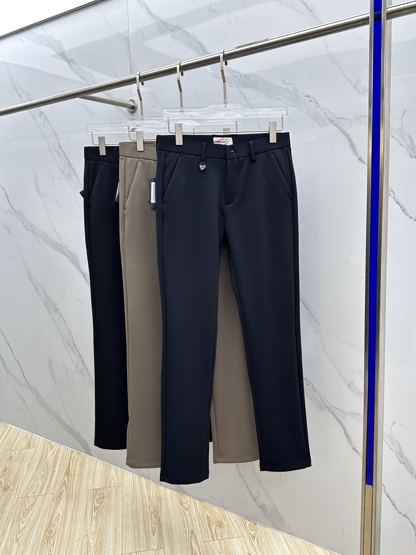 🆕Prad*普拉达 2025早秋新品休闲裤西裤，官网同步发售，裤身工艺设计，进口客供辅料、面料定制，代工