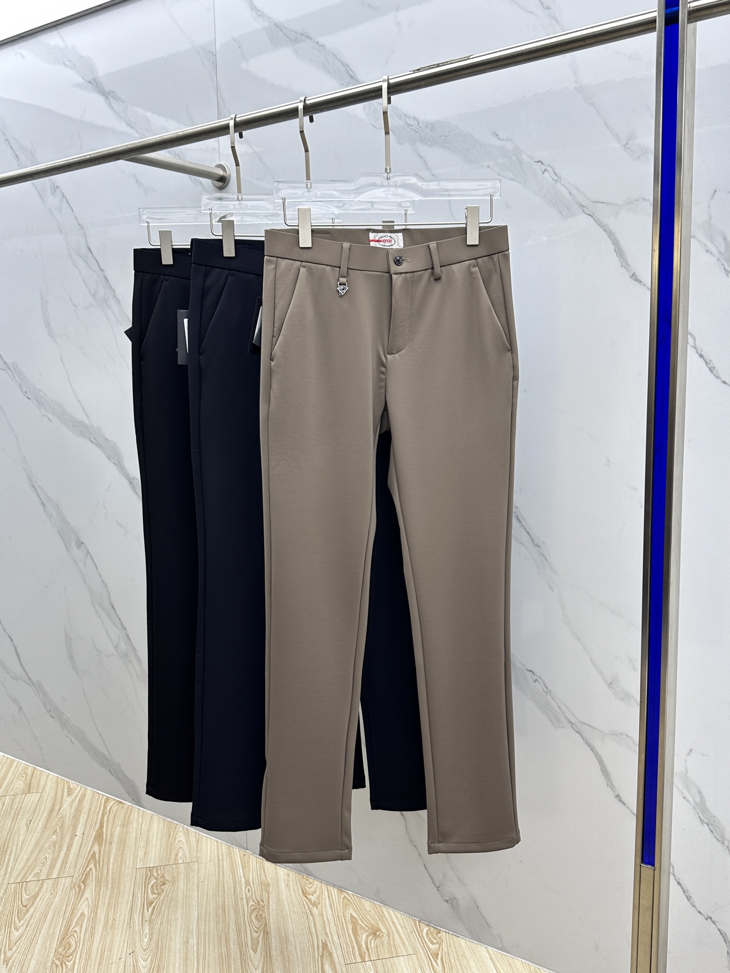 🆕Prad*普拉达 2025早秋新品休闲裤西裤，官网同步发售，裤身工艺设计，进口客供辅料、面料定制，代工