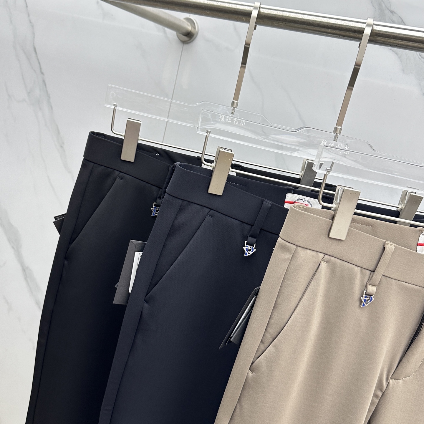 🆕Prad*普拉达 2025早秋新品休闲裤西裤，官网同步发售，裤身工艺设计，进口客供辅料、面料定制，代工