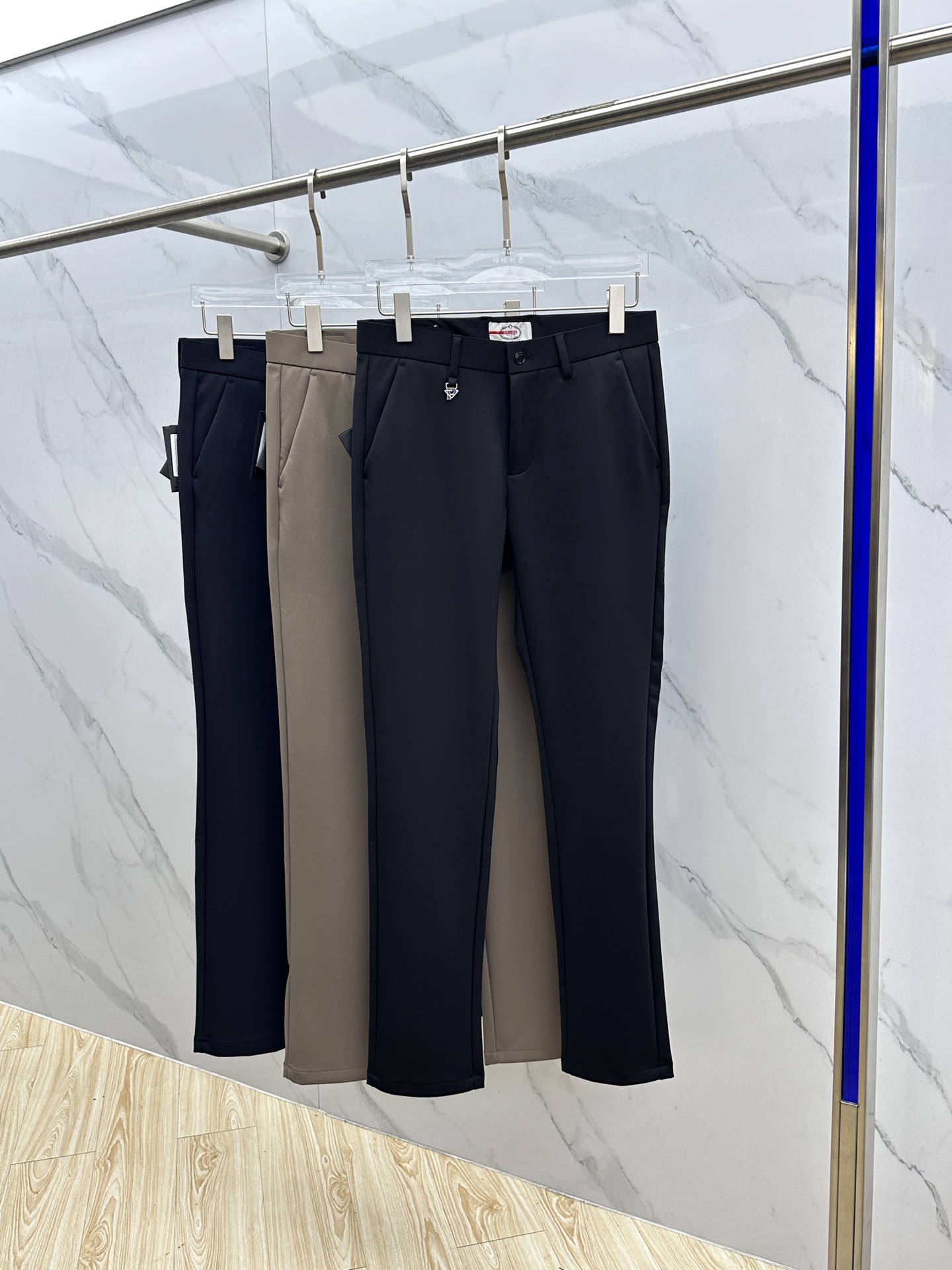 🆕Prad*普拉达 2025早秋新品休闲裤西裤，官网同步发售，裤身工艺设计，进口客供辅料、面料定制，代工