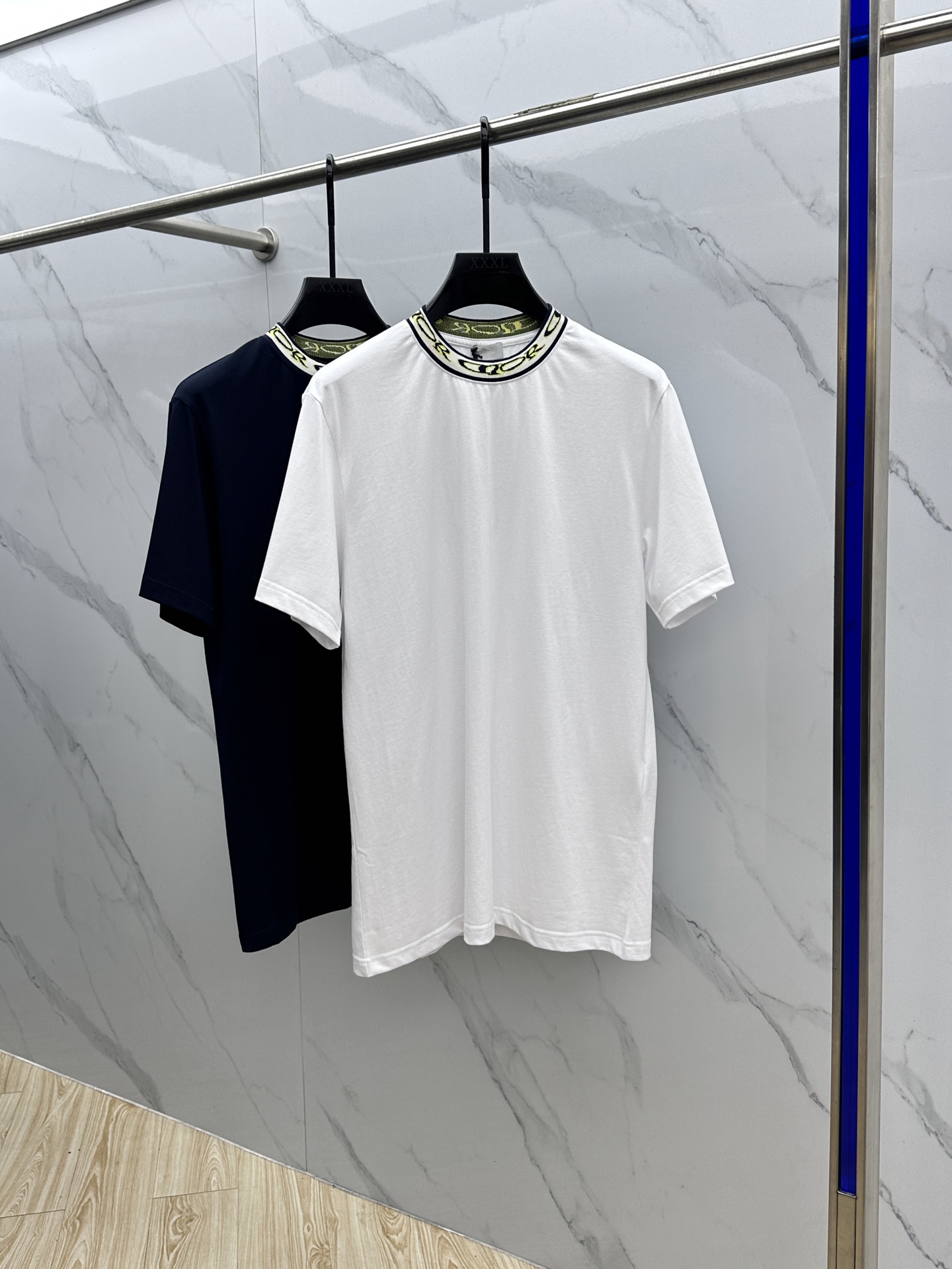  🆕Dior*迪奥 2025新款 联名Hlton白色短袖T恤，2025秋季限定款，男女同款，纯棉平纹针织