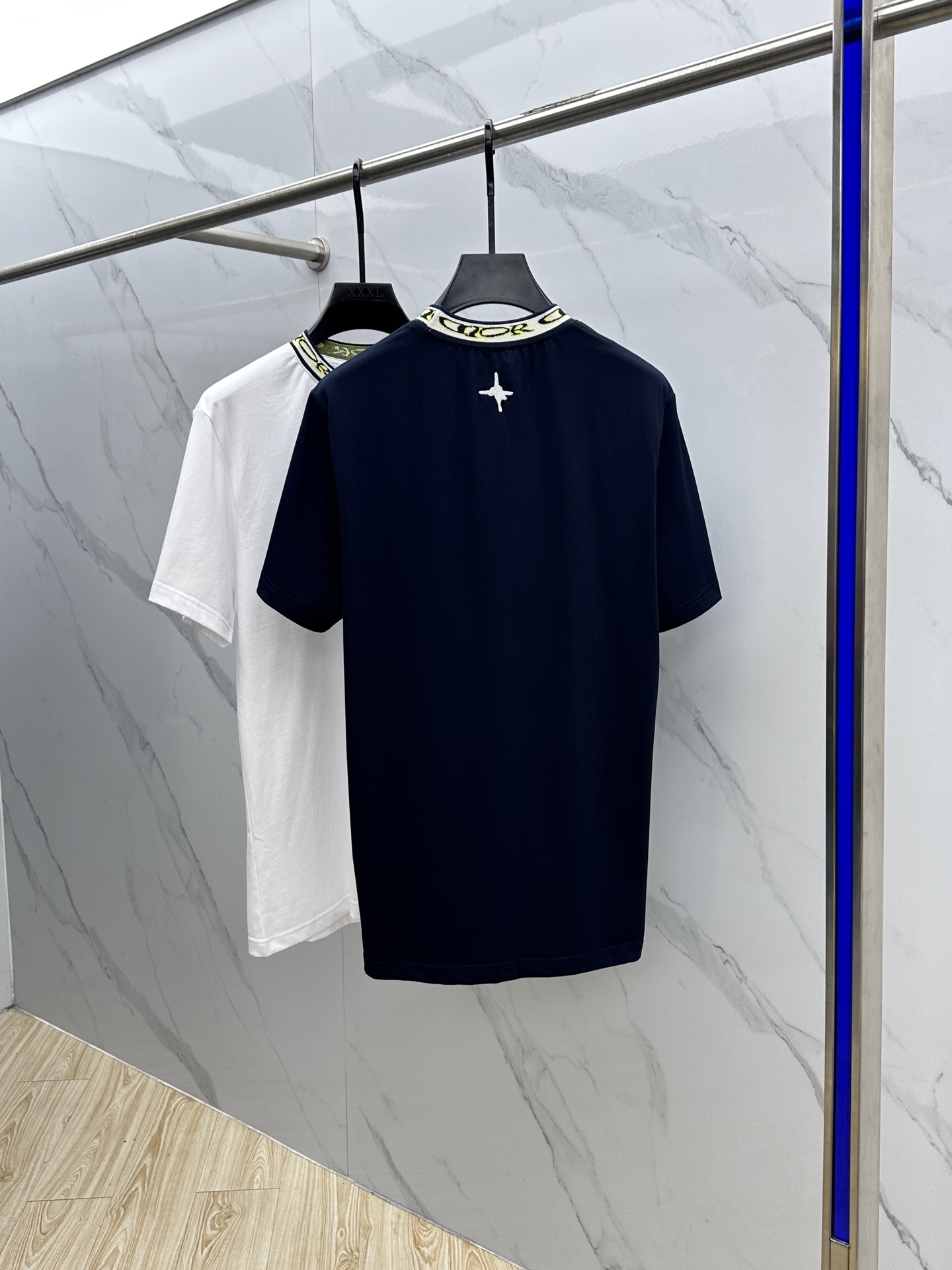  🆕Dior*迪奥 2025新款 联名Hlton白色短袖T恤，2025秋季限定款，男女同款，纯棉平纹针织