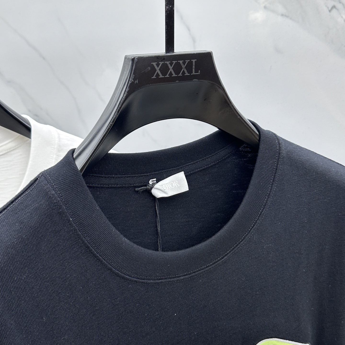  🆕Dior*迪奥 25SS新款宽松版型T 恤 白色棉质竹节平纹针织面料 这款 T 恤是二零二五秋季系列