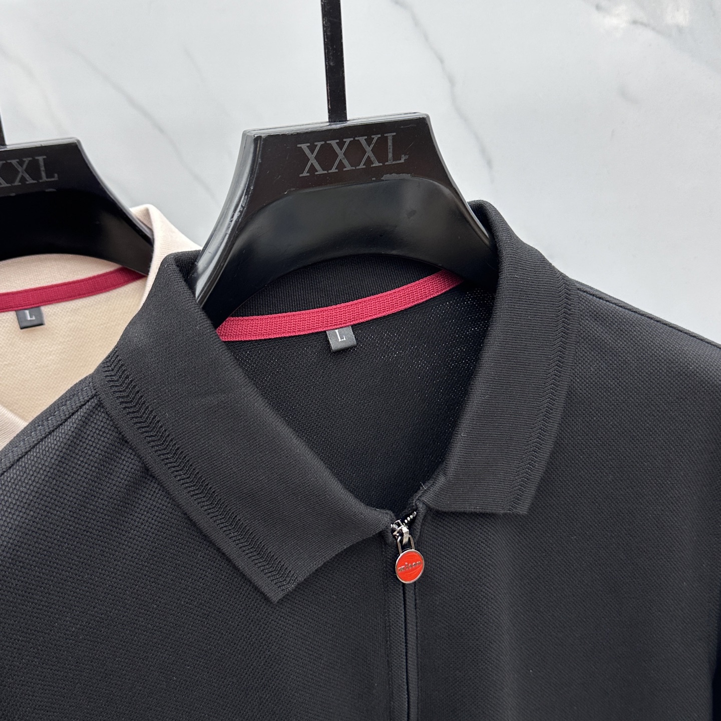 🆕Kiton 2025秋冬新款男士标识短袖Polo衫，延续经典商务休闲翻领POLO恤.该款Polo衫采用