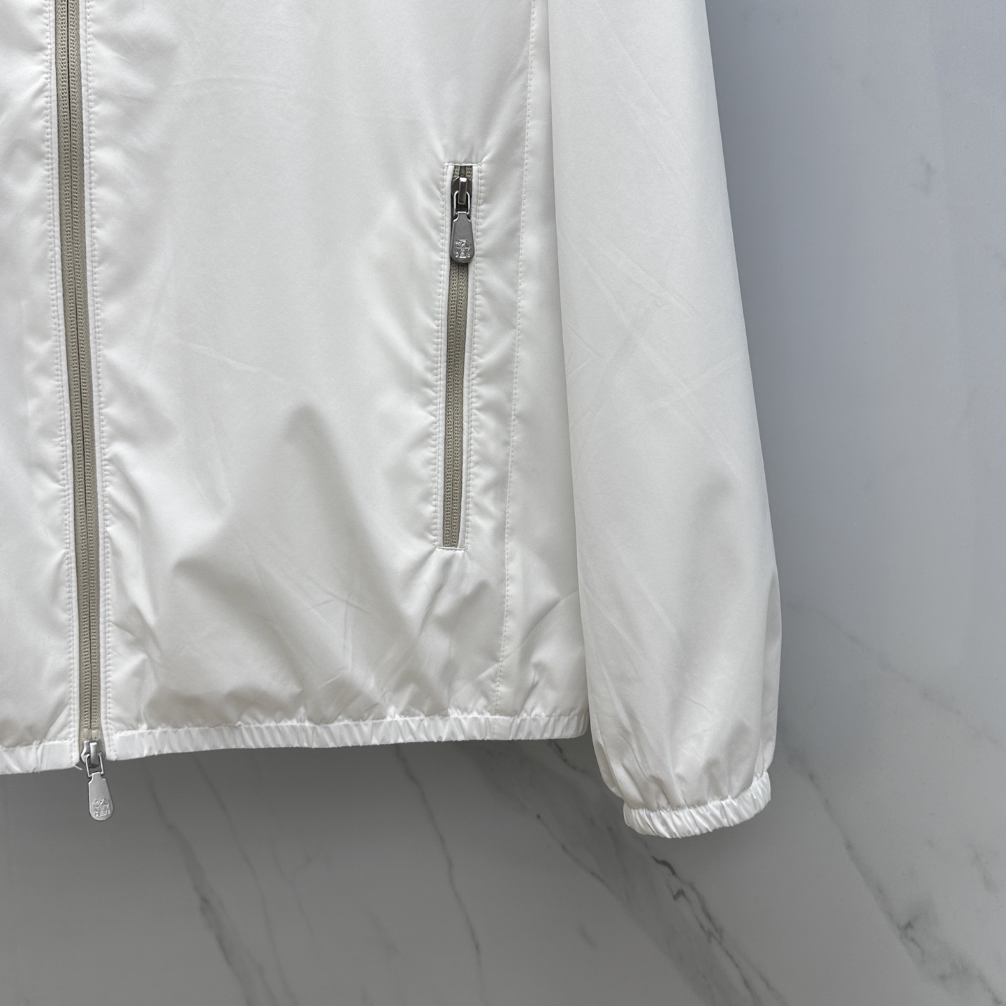 。🆕BC 2025ss早秋新款 BC连帽夹克外套，帽不可拆，秋季爆款外套，颗粒绒面料穿上就是舒适自在又显