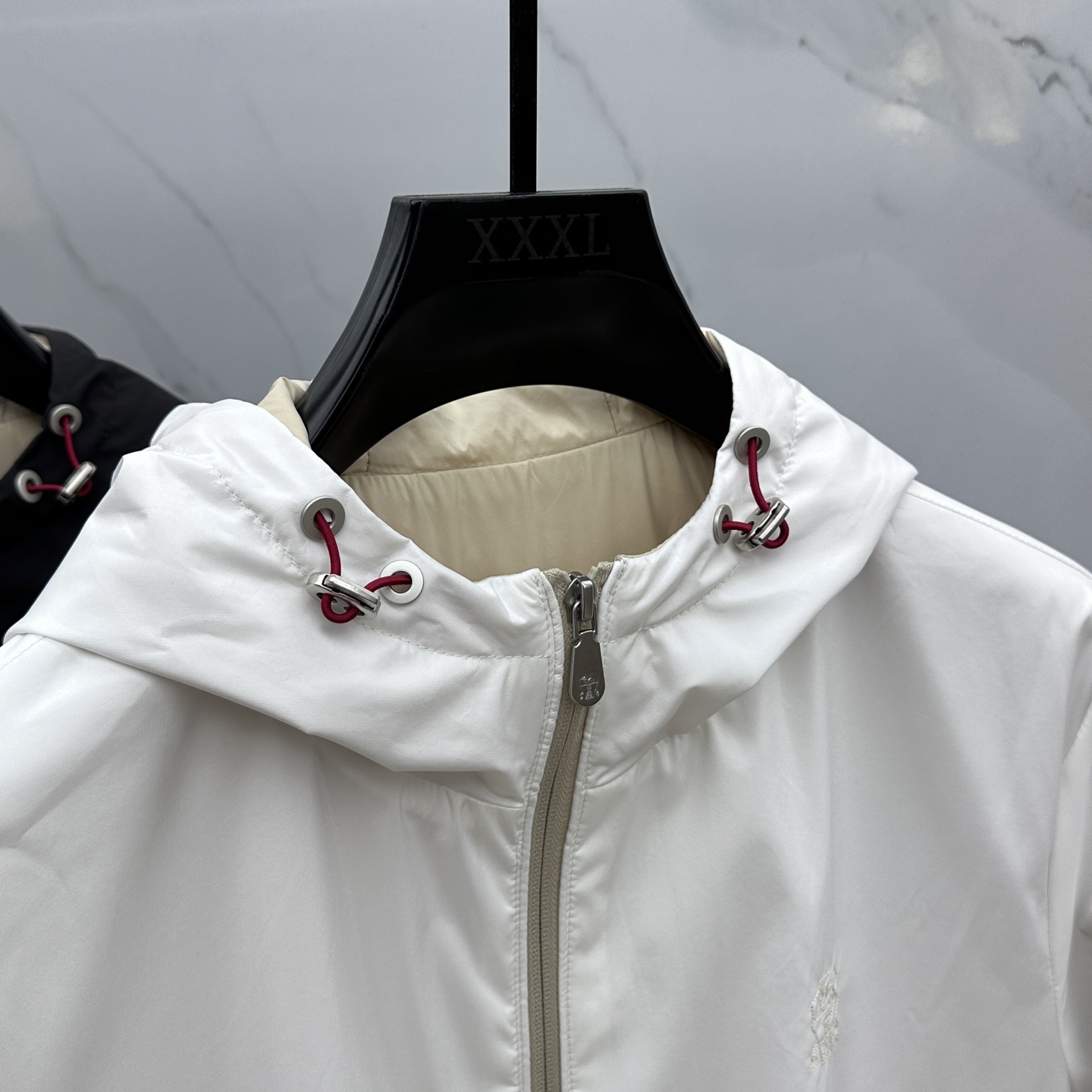 。🆕BC 2025ss早秋新款 BC连帽夹克外套，帽不可拆，秋季爆款外套，颗粒绒面料穿上就是舒适自在又显