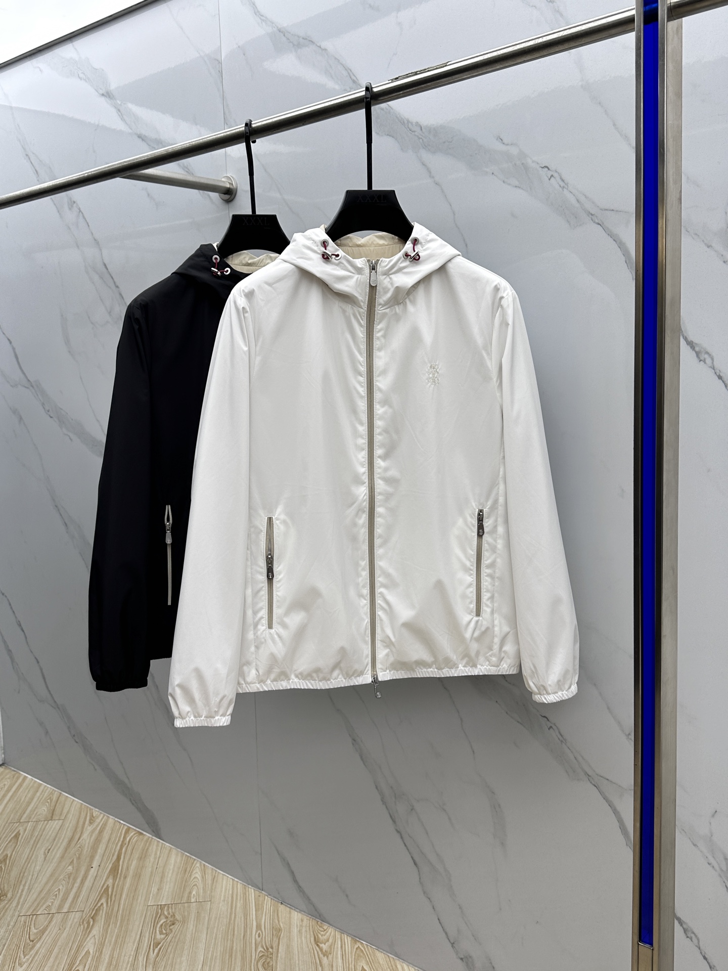 。🆕BC 2025ss早秋新款 BC连帽夹克外套，帽不可拆，秋季爆款外套，颗粒绒面料穿上就是舒适自在又显