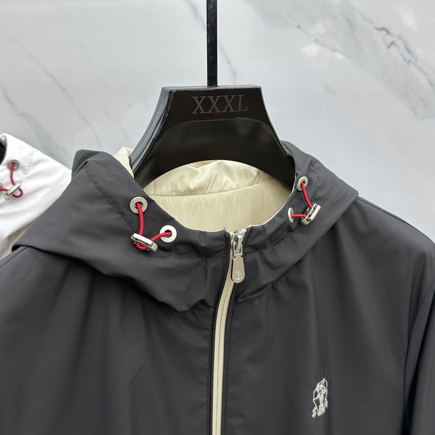 。 🆕BC 2025ss早秋新款 BC连帽夹克外套，帽不可拆，秋季爆款外套，颗粒绒面料穿上就是舒适自在又