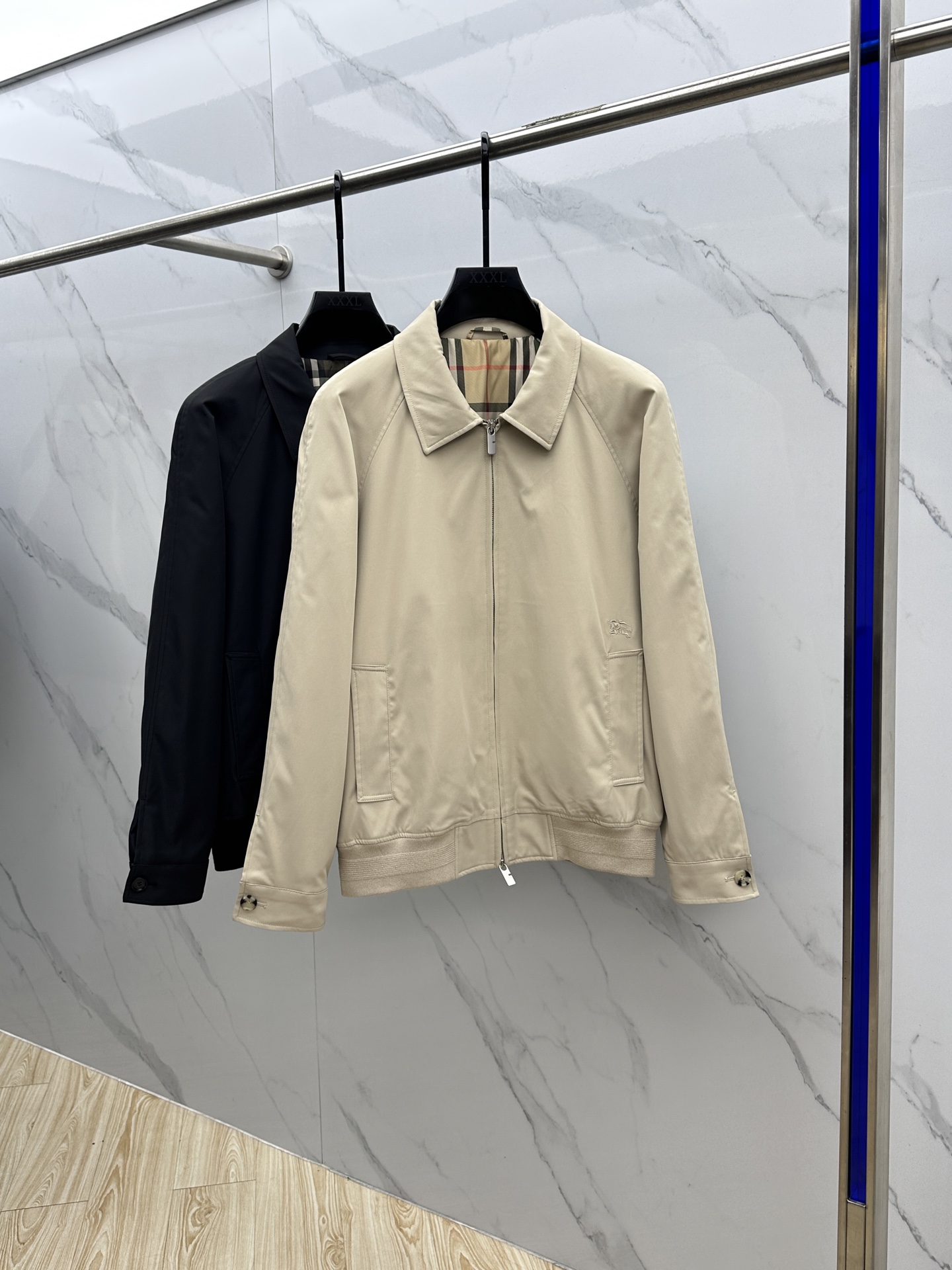 🆕Burberry*巴宝莉 2025ss早秋新款 巴宝莉翻领夹克外套，秋季爆款外套，格子内里，战马刺绣款