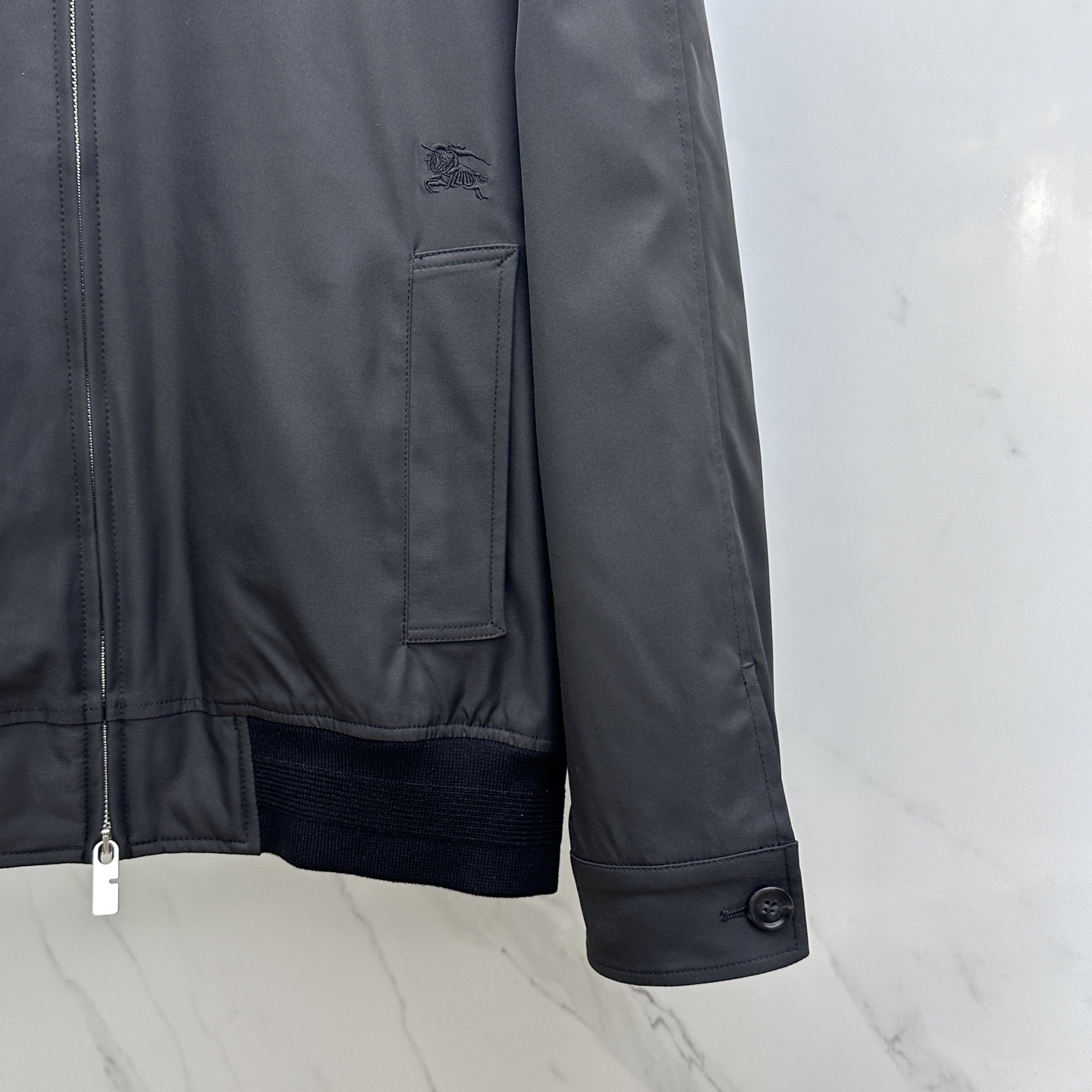 🆕Burberry*巴宝莉 2025ss早秋新款 巴宝莉翻领夹克外套，秋季爆款外套，格子内里，战马刺绣款