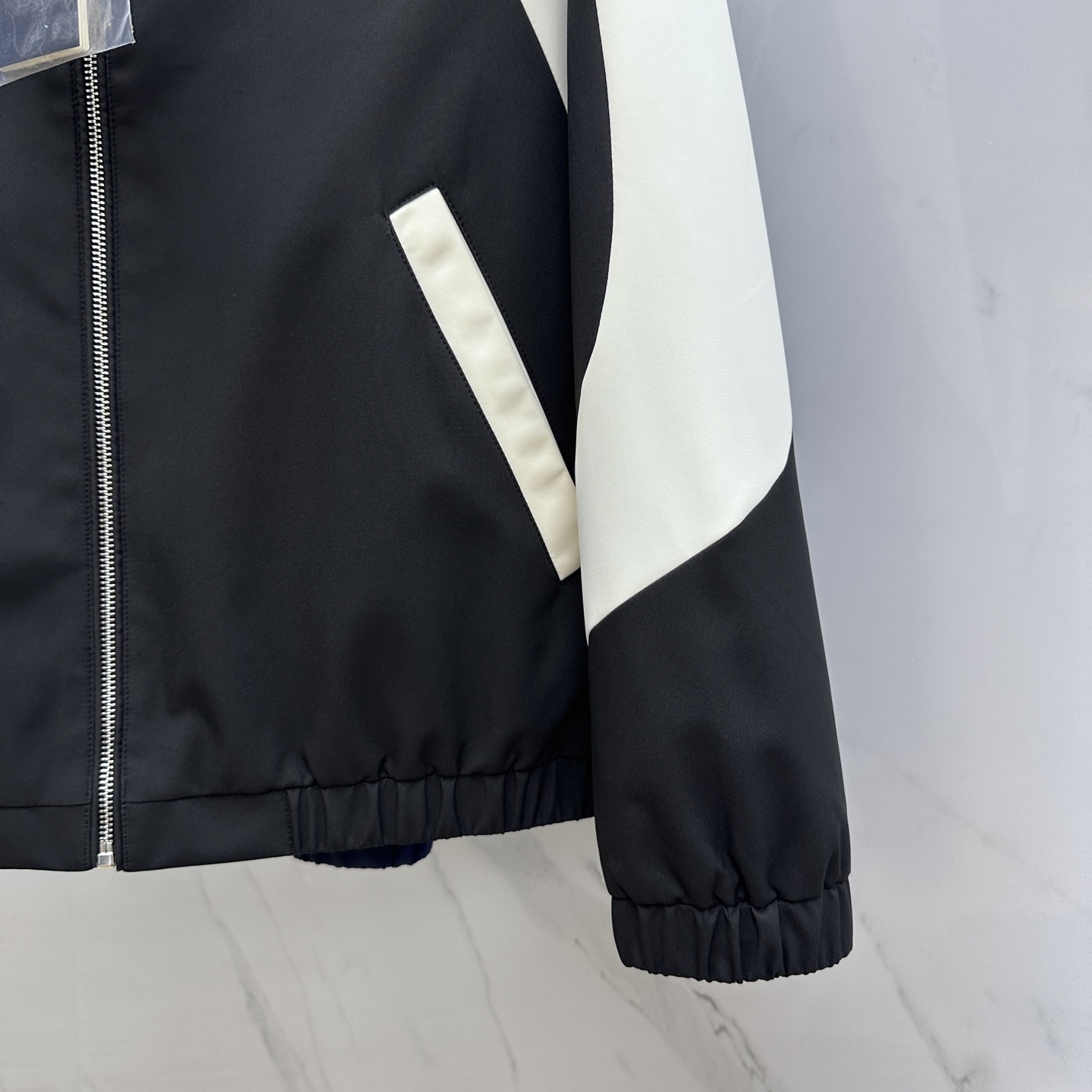 🆕Gucci*古驰 2025ss早秋新款男装 古驰立领夹克外套，logo印花，秋季爆款外套，颗粒绒面料穿