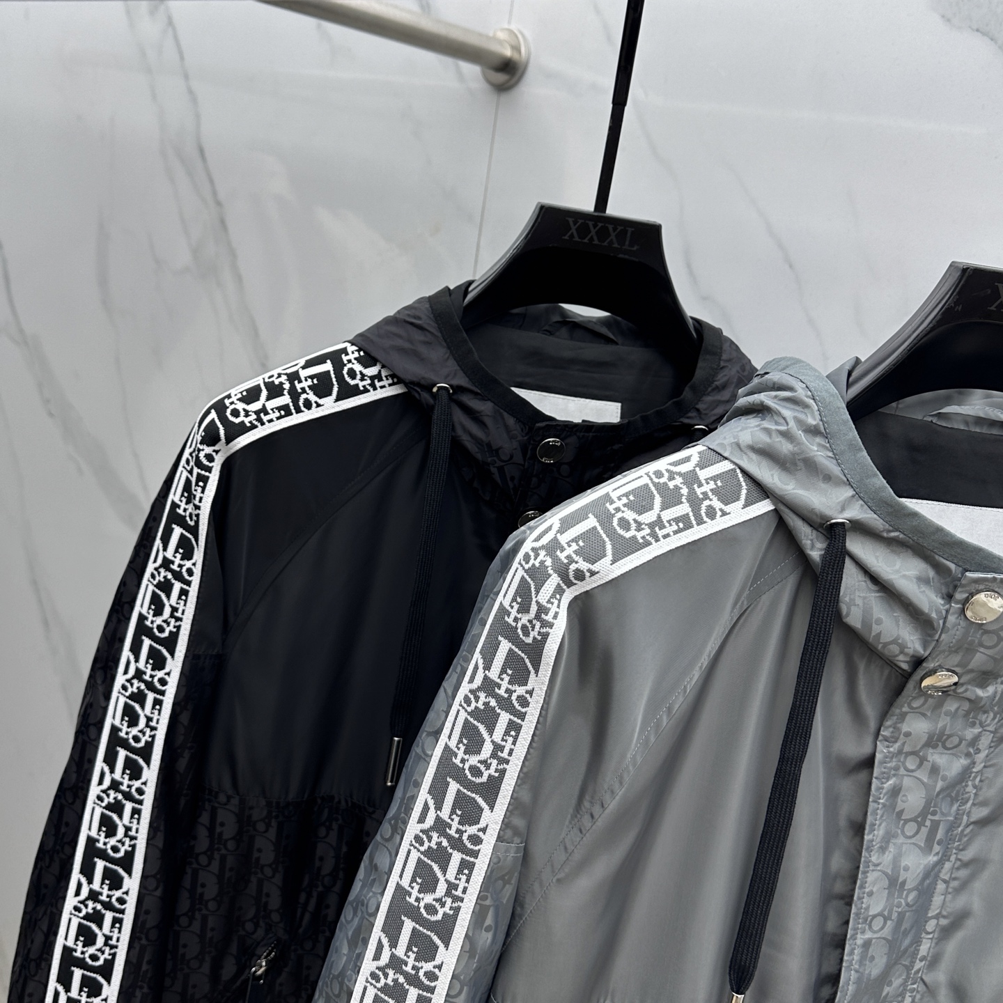 🆕Dior*迪奥 2025ss早秋新款 迪奥连帽夹克外套，字母提花面料搭配字母logo织带秋季爆款外套，