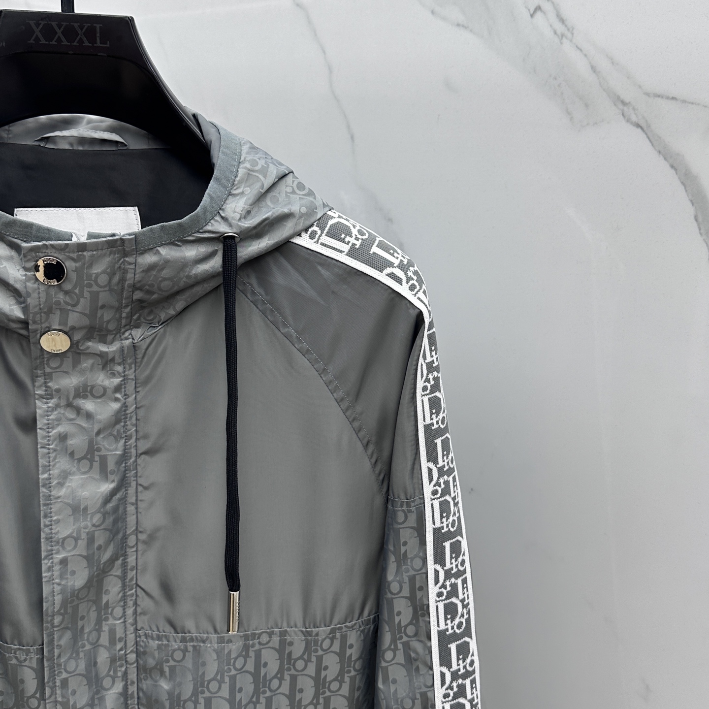 🆕Dior*迪奥 2025ss早秋新款 迪奥连帽夹克外套，字母提花面料搭配字母logo织带秋季爆款外套，