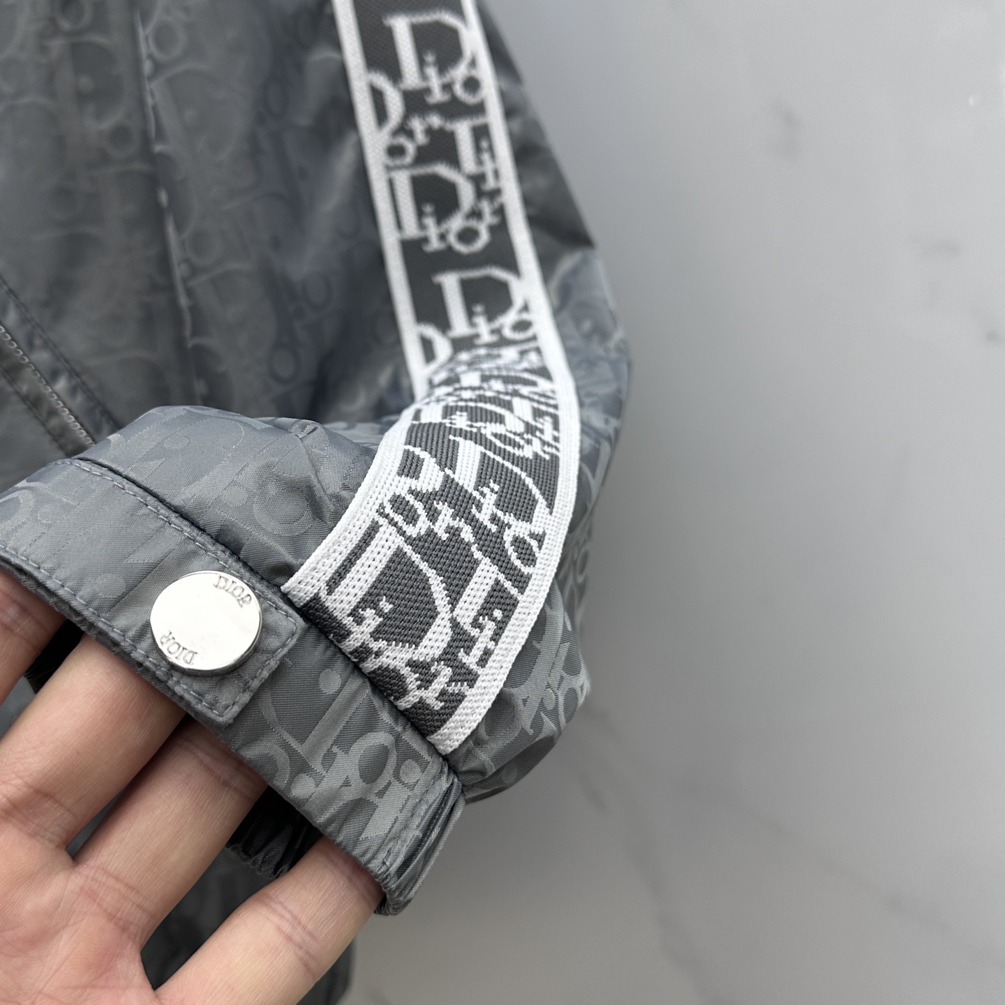 🆕Dior*迪奥 2025ss早秋新款 迪奥连帽夹克外套，字母提花面料搭配字母logo织带秋季爆款外套，