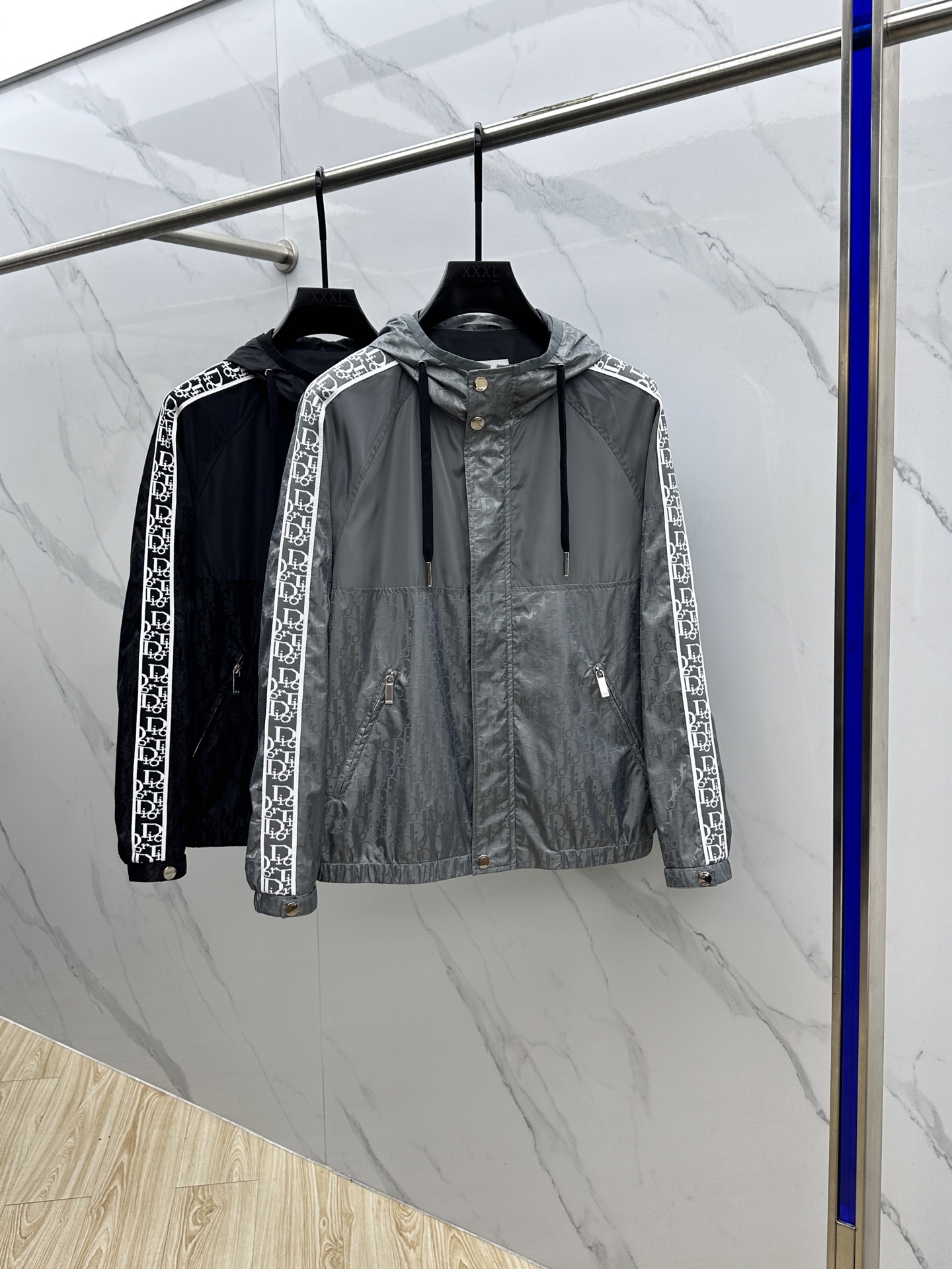 🆕Dior*迪奥 2025ss早秋新款 迪奥连帽夹克外套，字母提花面料搭配字母logo织带秋季爆款外套，