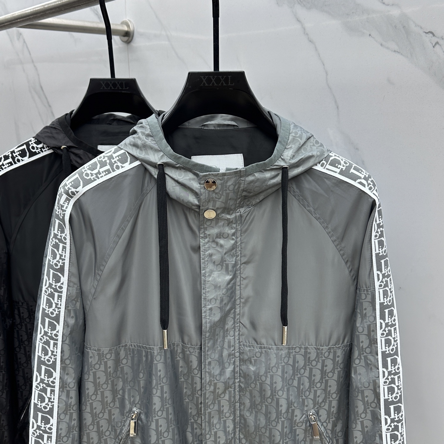 🆕Dior*迪奥 2025ss早秋新款 迪奥连帽夹克外套，字母提花面料搭配字母logo织带秋季爆款外套，