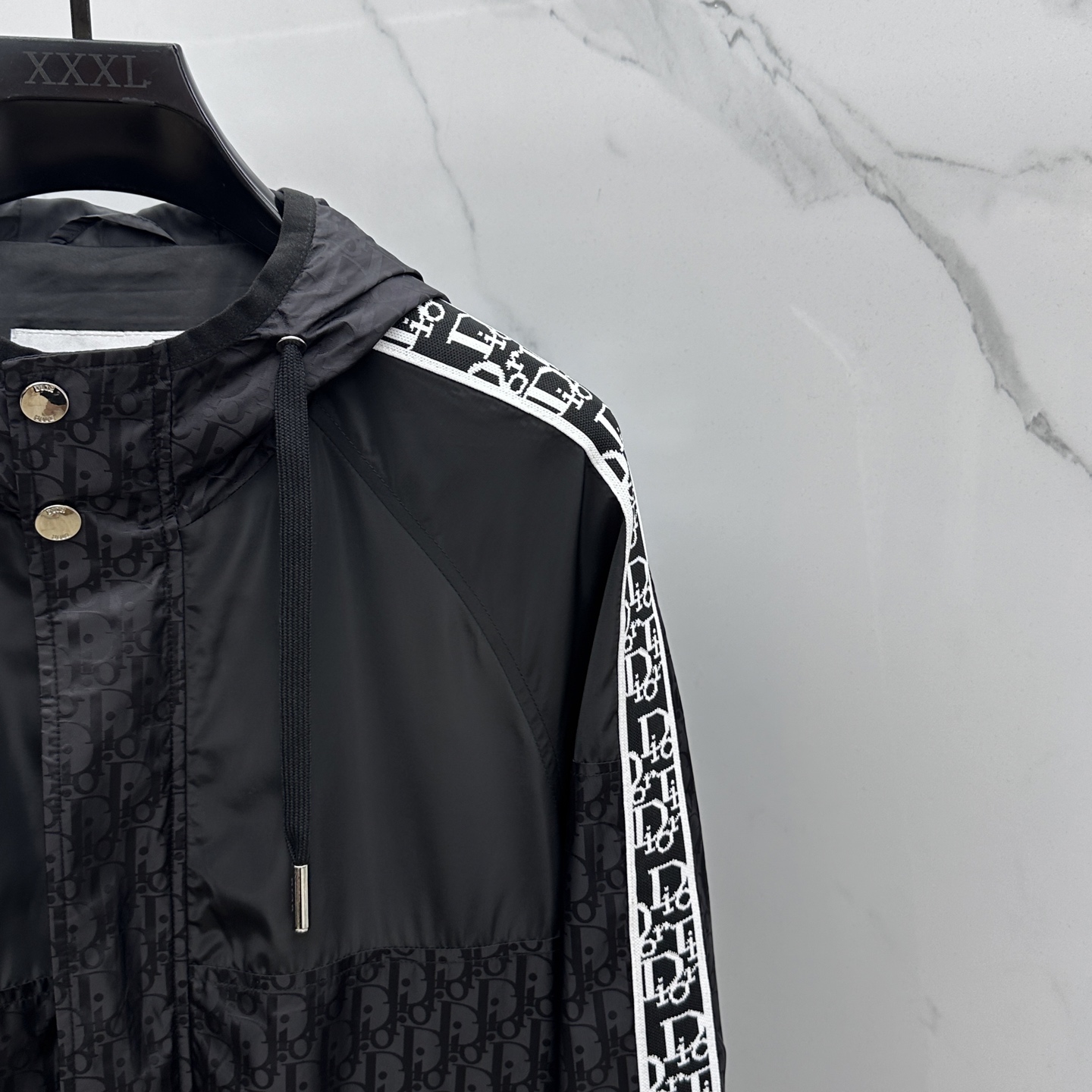 🆕Dior*迪奥 2025ss早秋新款 迪奥连帽夹克外套，字母提花面料搭配字母logo织带秋季爆款外套，