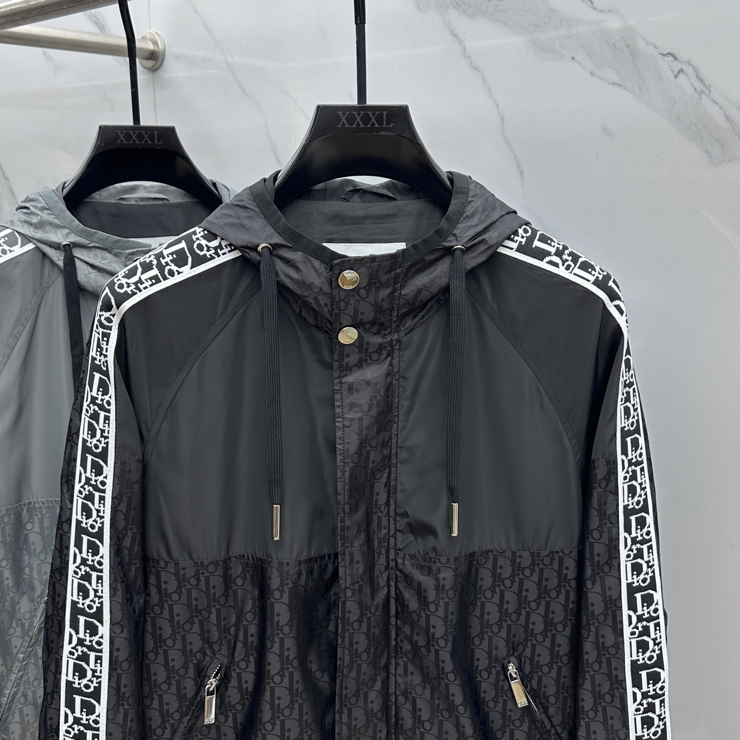 🆕Dior*迪奥 2025ss早秋新款 迪奥连帽夹克外套，字母提花面料搭配字母logo织带秋季爆款外套，