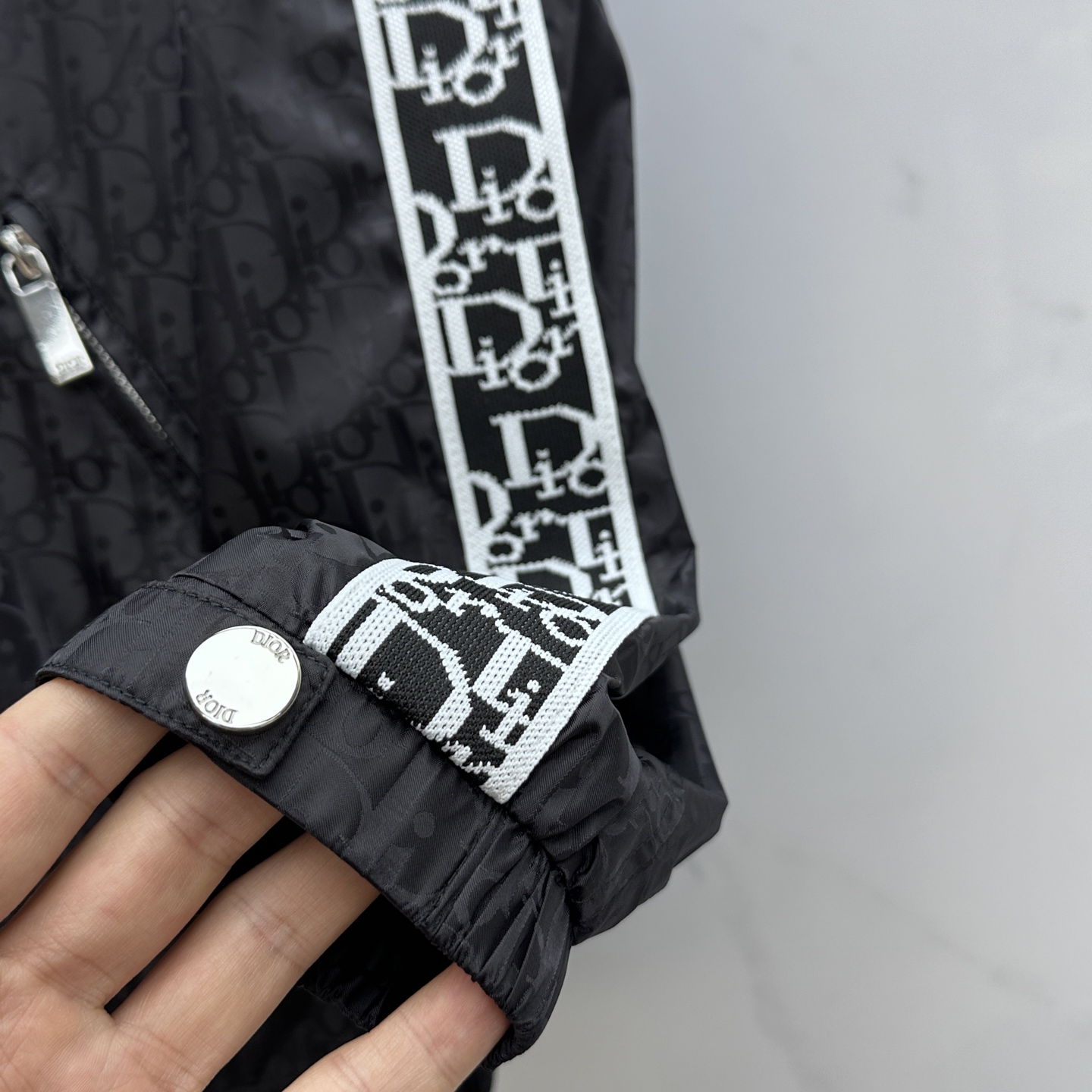 🆕Dior*迪奥 2025ss早秋新款 迪奥连帽夹克外套，字母提花面料搭配字母logo织带秋季爆款外套，