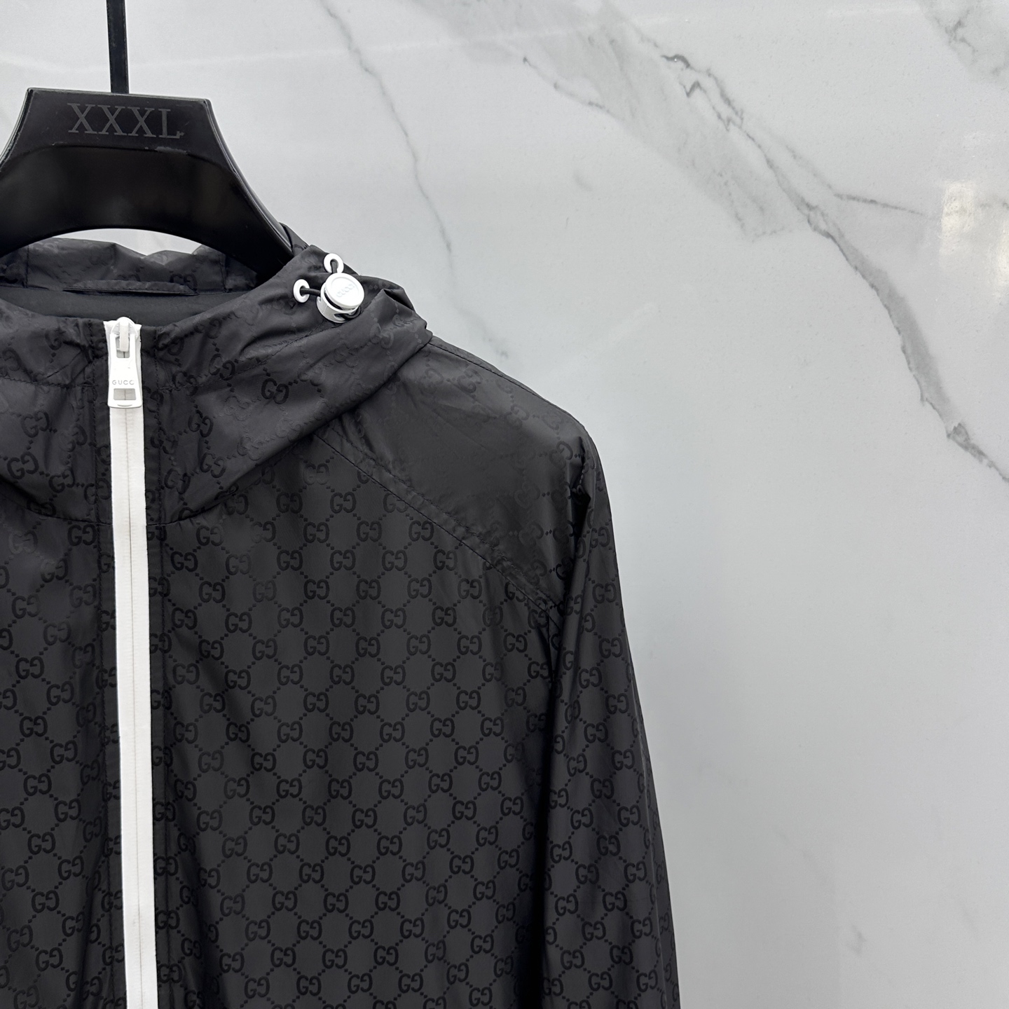 。 🆕Gucci*古驰 2025ss早秋新款古驰连帽夹克外套，双G字母提花面料，秋季爆款外套，穿上就是舒