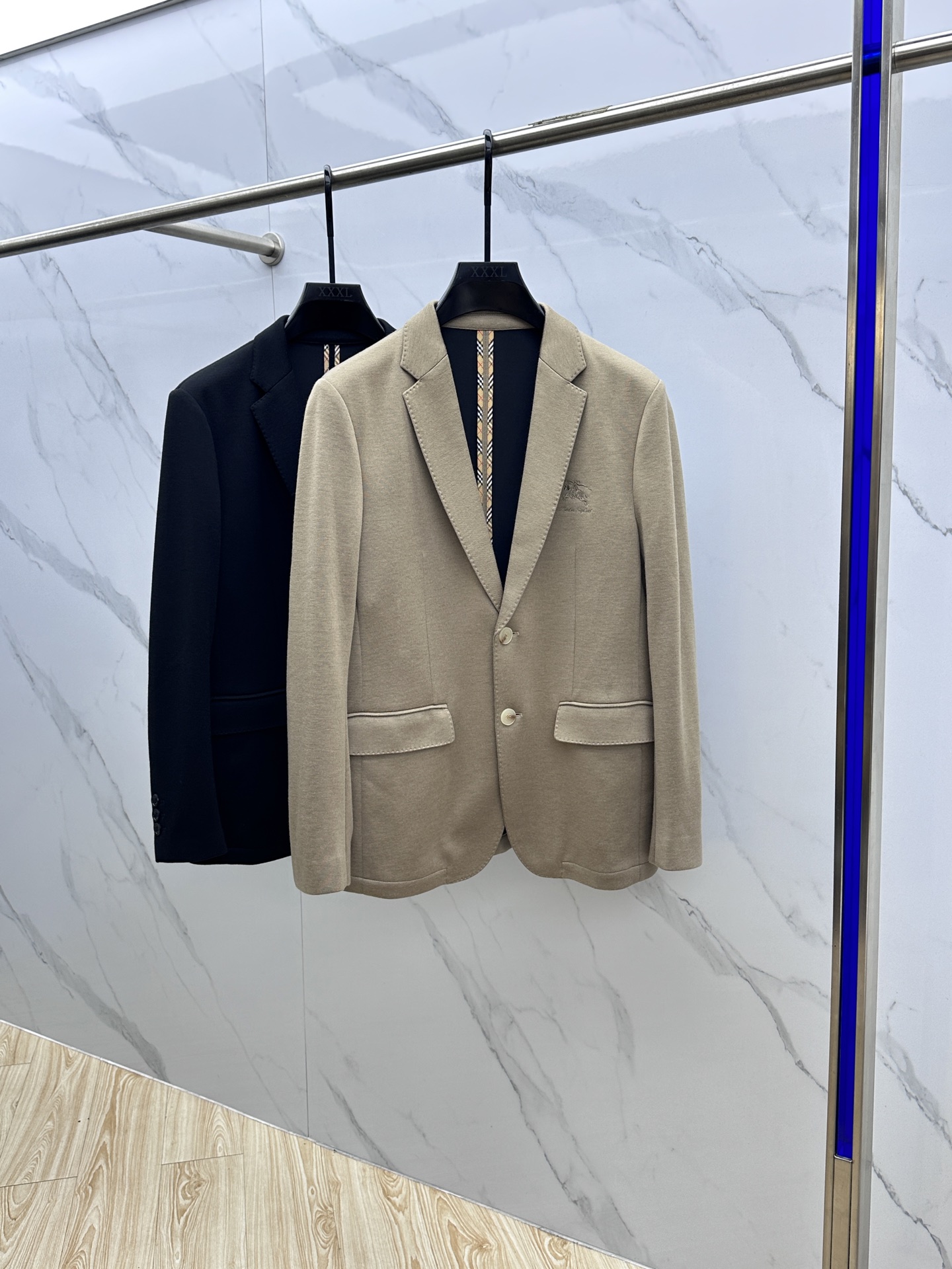 🆕Burberry*巴宝莉 2025ss早秋新款发布❤️巴宝莉西装夹克外套，秋季爆款西装外套，胸前战马l