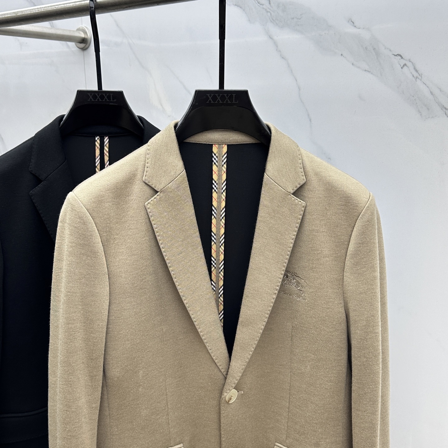 🆕Burberry*巴宝莉 2025ss早秋新款发布❤️巴宝莉西装夹克外套，秋季爆款西装外套，胸前战马l