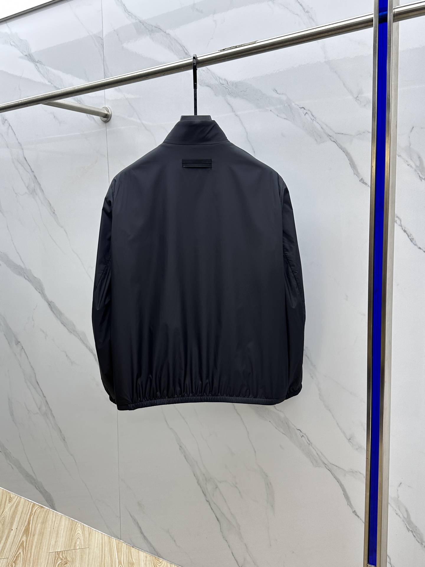 。 🆕ZEGNA*杰尼亚 2025ss秋冬最新时尚男士立领夹克。 经典设计感与颜值爆棚的外套，品质更是无