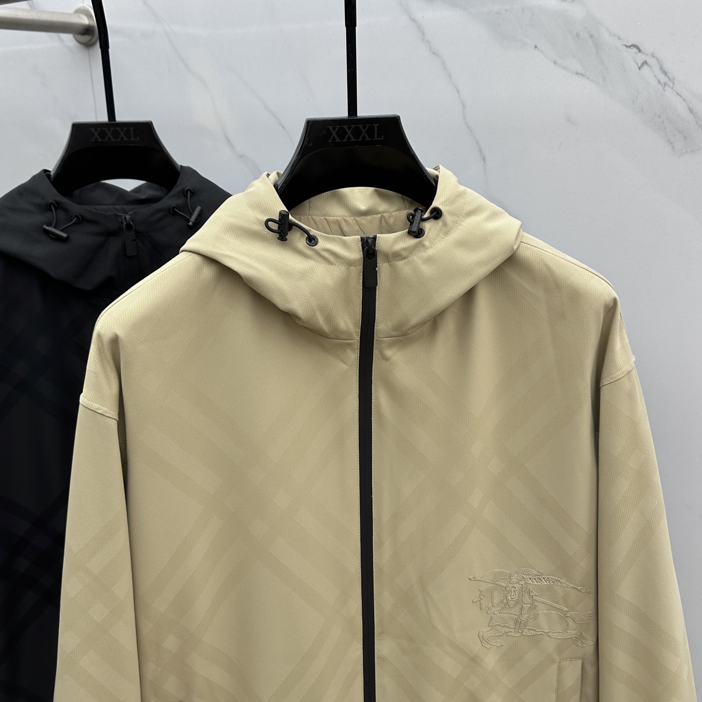 🆕Burberry*巴宝莉 2025ss早秋新款发布 巴宝莉连帽夹克外套，秋季爆款外套，格子提花战马刺绣