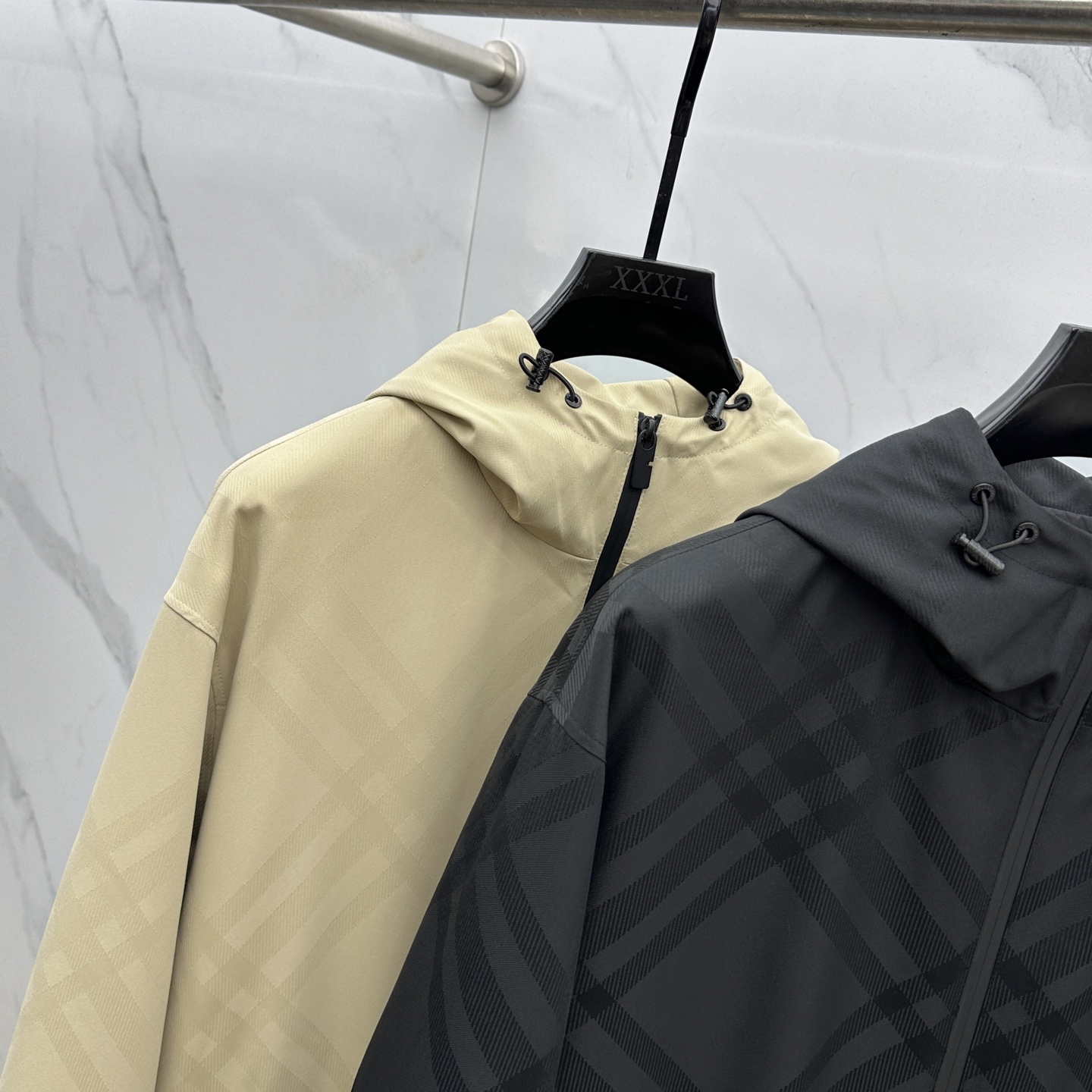 🆕Burberry*巴宝莉 2025ss早秋新款发布 巴宝莉连帽夹克外套，秋季爆款外套，格子提花战马刺绣