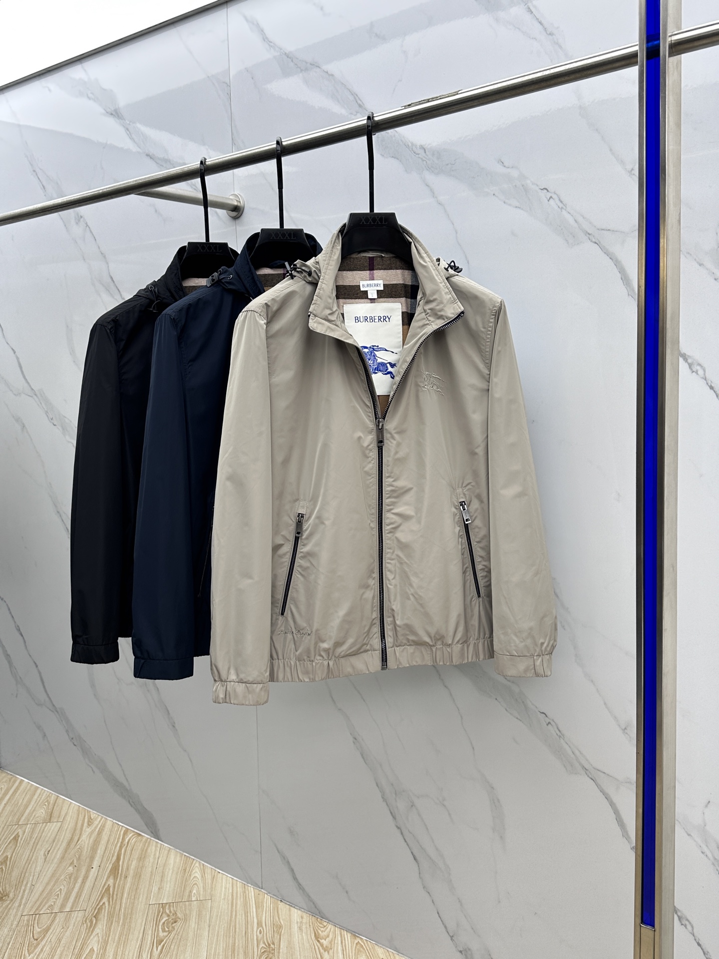 🆕Burberey*巴宝莉 2025ss早秋新款发布❤️巴宝莉连帽夹克外套，秋季爆款夹薄棉夹克，字母lo