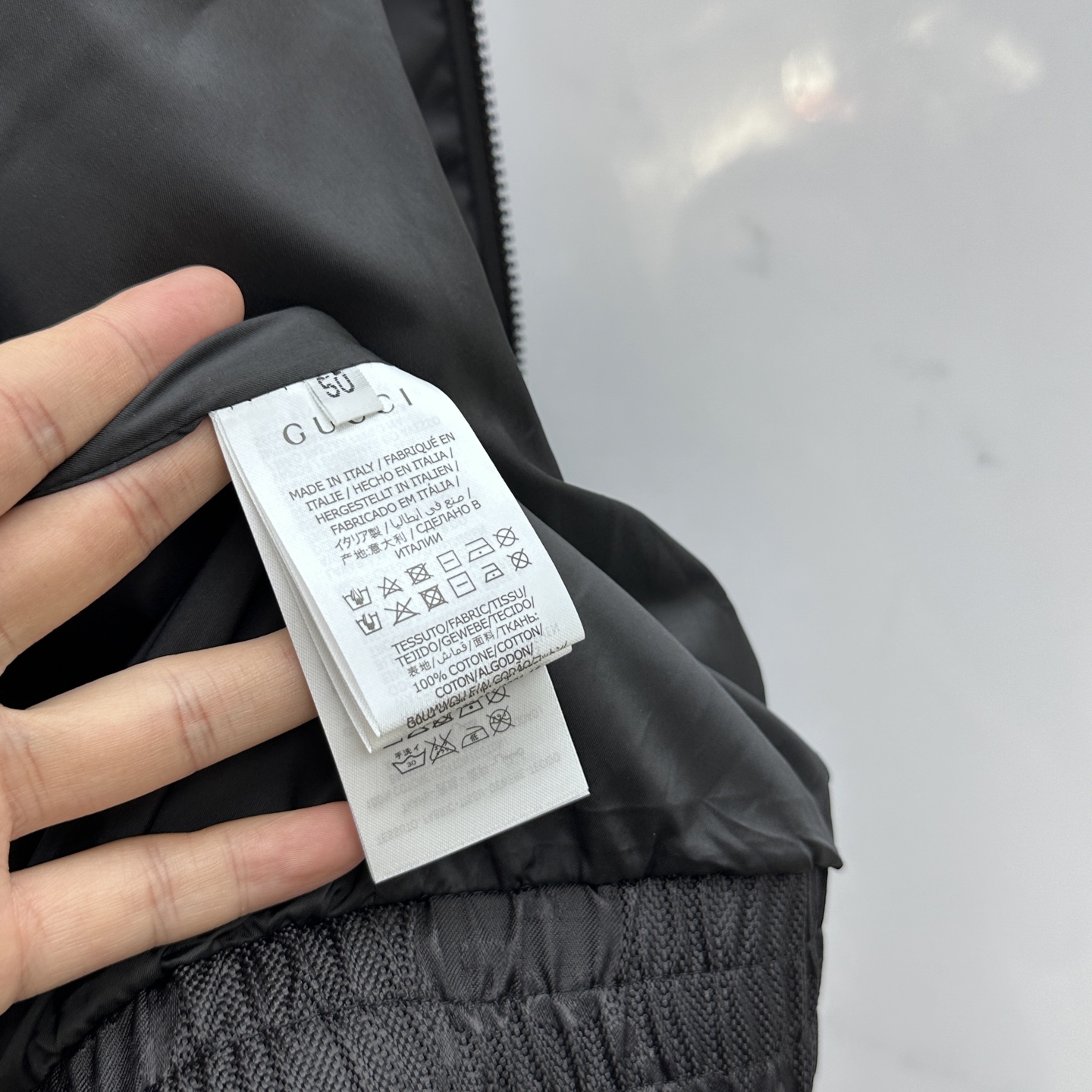 。 🆕Gucci*古驰 2025ss早秋新款发布古驰连帽夹克外套，双GG字母提花面料搭配绿红织带秋季爆款