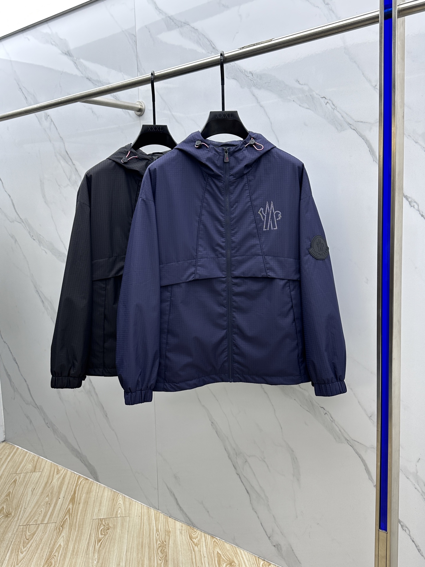 NO:521550,Moncler* hooded 2025ss autumn and winter new original single men's casual spring and autumn hooded jacket breathable and comfortable high-end customization high-end version fashionable and versatile imported fabrics with super soft and delicate touch, skin-friendly and comfortable wearing high-end boutique OEM factory fine-made top body very good Men's essential items Three standards complete hs code M-3XL, Moncler, jackets & coats,hats,alexander wang19860909Moncler*蒙口 2025ss秋冬新款原单男士休闲春秋连帽夹克 透气舒适 高端定制 高版本 时尚百搭爆款进口面料 手感超柔软细腻 穿着亲肤舒适 高端精品 代工厂精细做上身非常赞 男士必备单品 三标齐全hs 码数M-3XL,,Moncler,jackets & coats,hats,alexander wang,Men's clothing